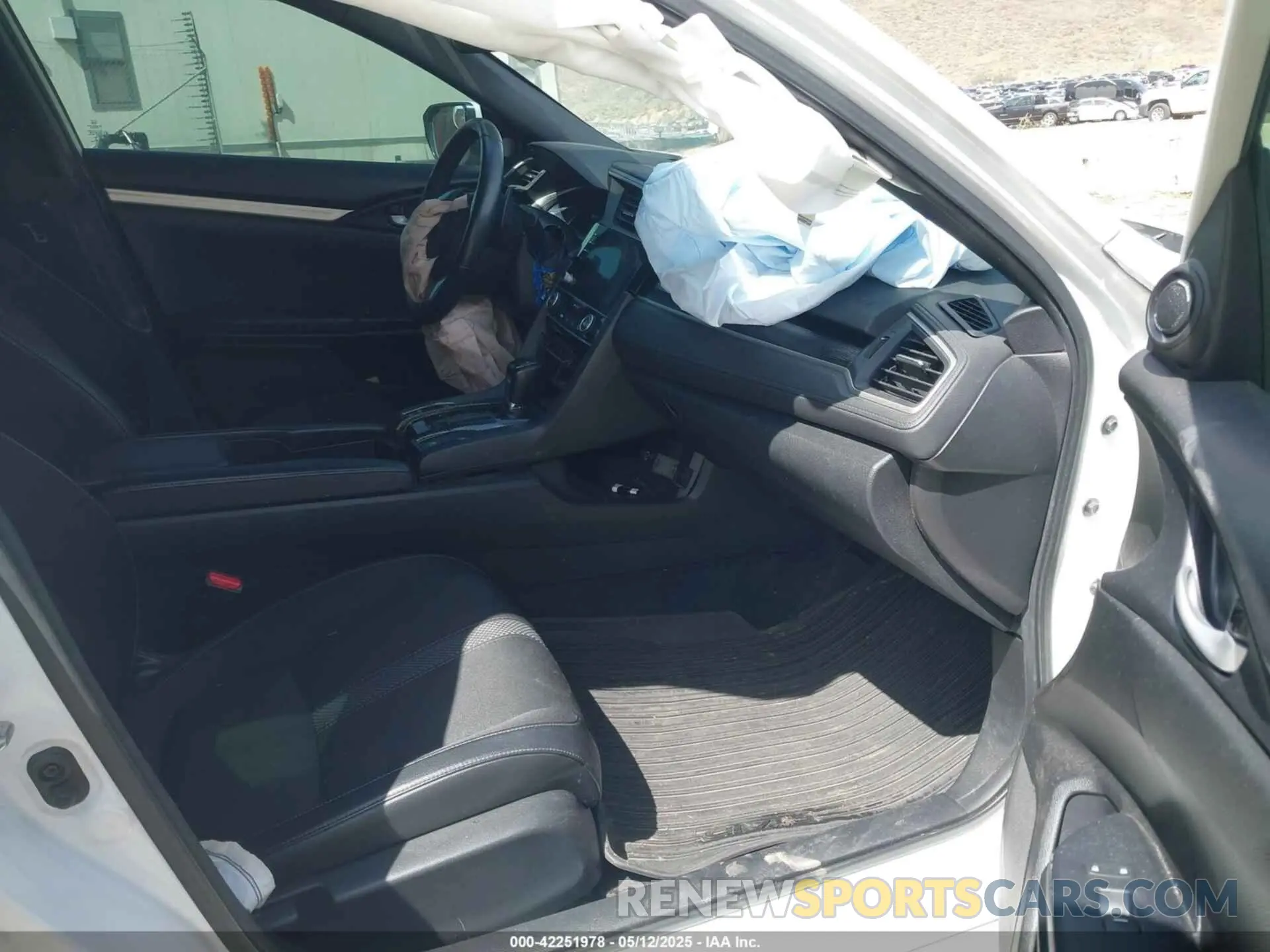 5 Photograph of a damaged car 2HGFC2F83KH543756 HONDA CIVIC 2019