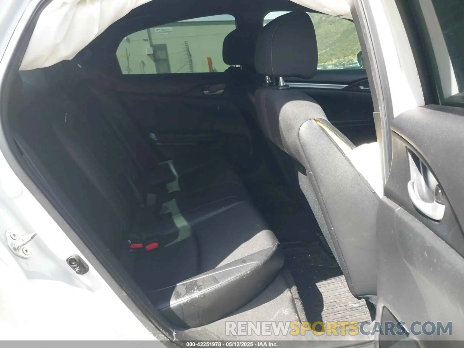 8 Photograph of a damaged car 2HGFC2F83KH543756 HONDA CIVIC 2019
