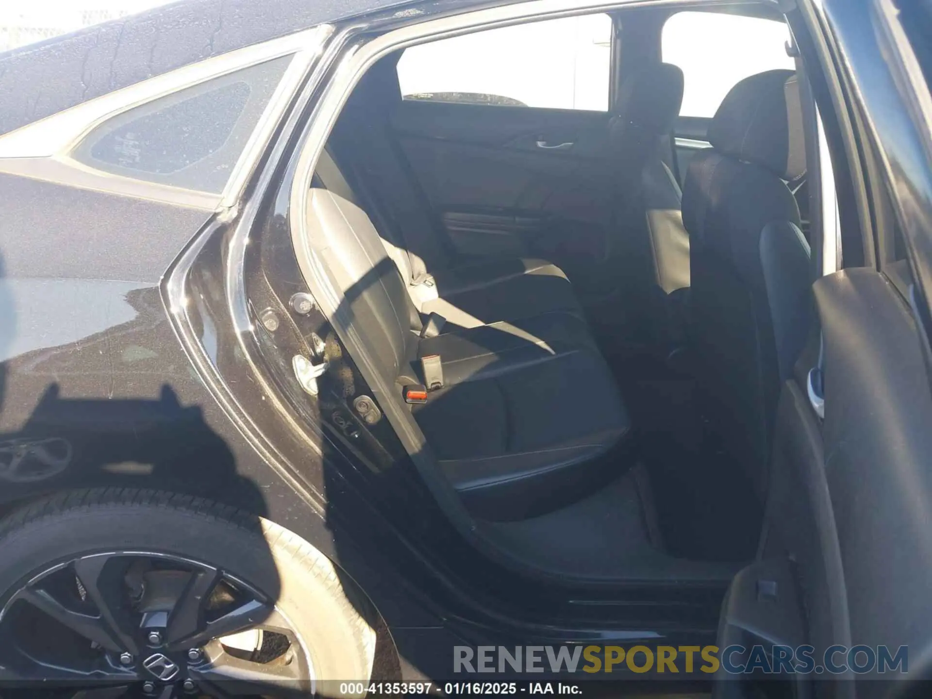 8 Photograph of a damaged car 2HGFC2F83KH567345 HONDA CIVIC 2019