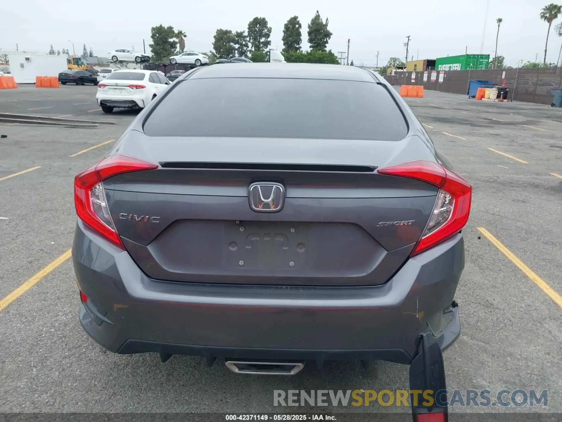 16 Photograph of a damaged car 2HGFC2F83KH584081 HONDA CIVIC 2019
