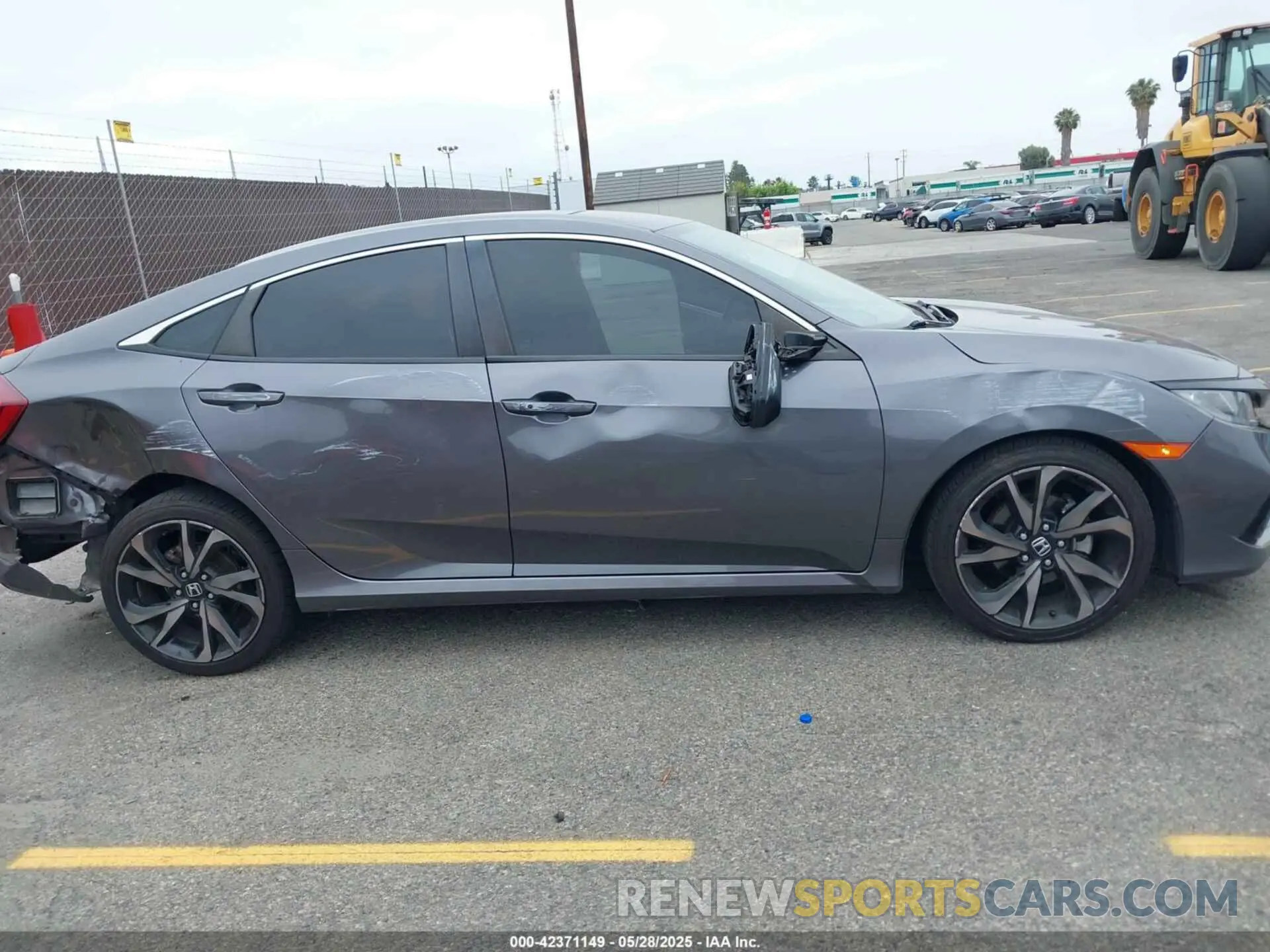 6 Photograph of a damaged car 2HGFC2F83KH584081 HONDA CIVIC 2019