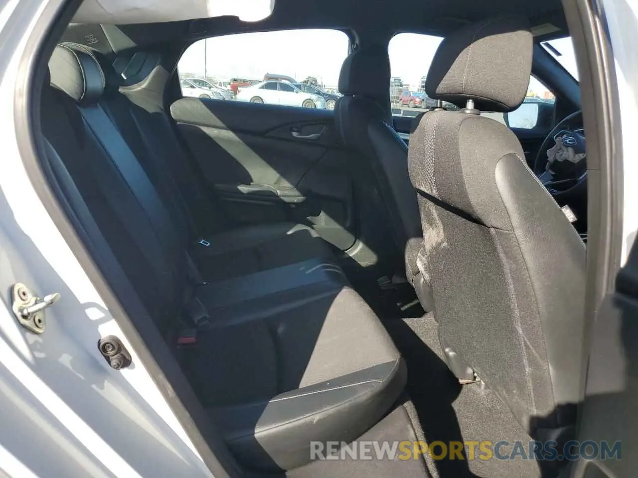 10 Photograph of a damaged car 2HGFC2F83KH587014 HONDA CIVIC 2019