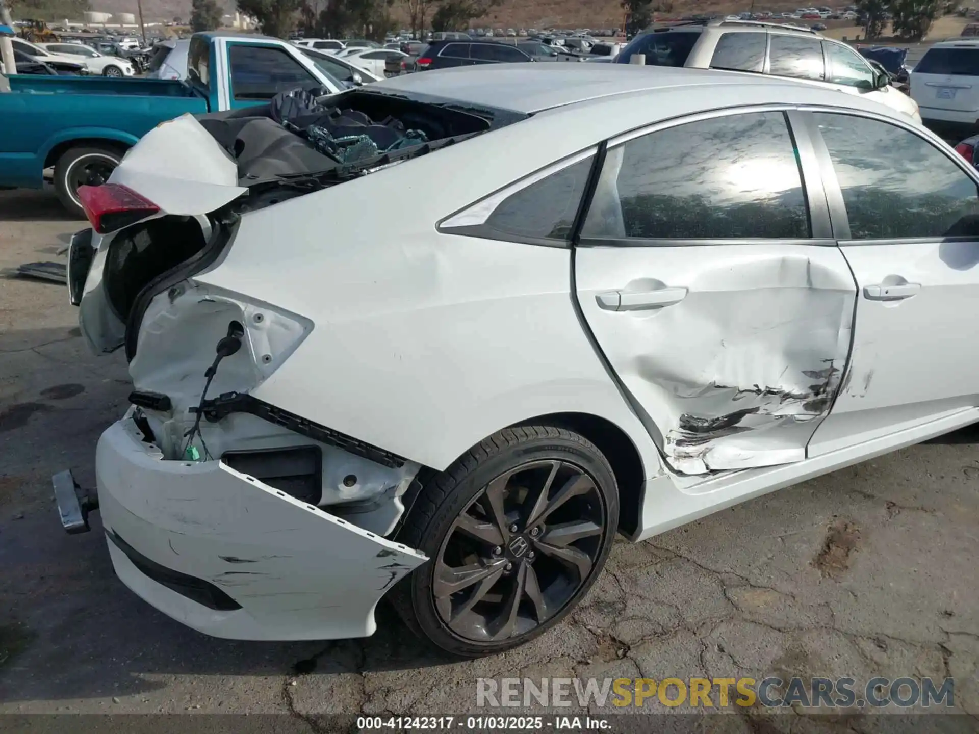 17 Photograph of a damaged car 2HGFC2F84KH523029 HONDA CIVIC 2019