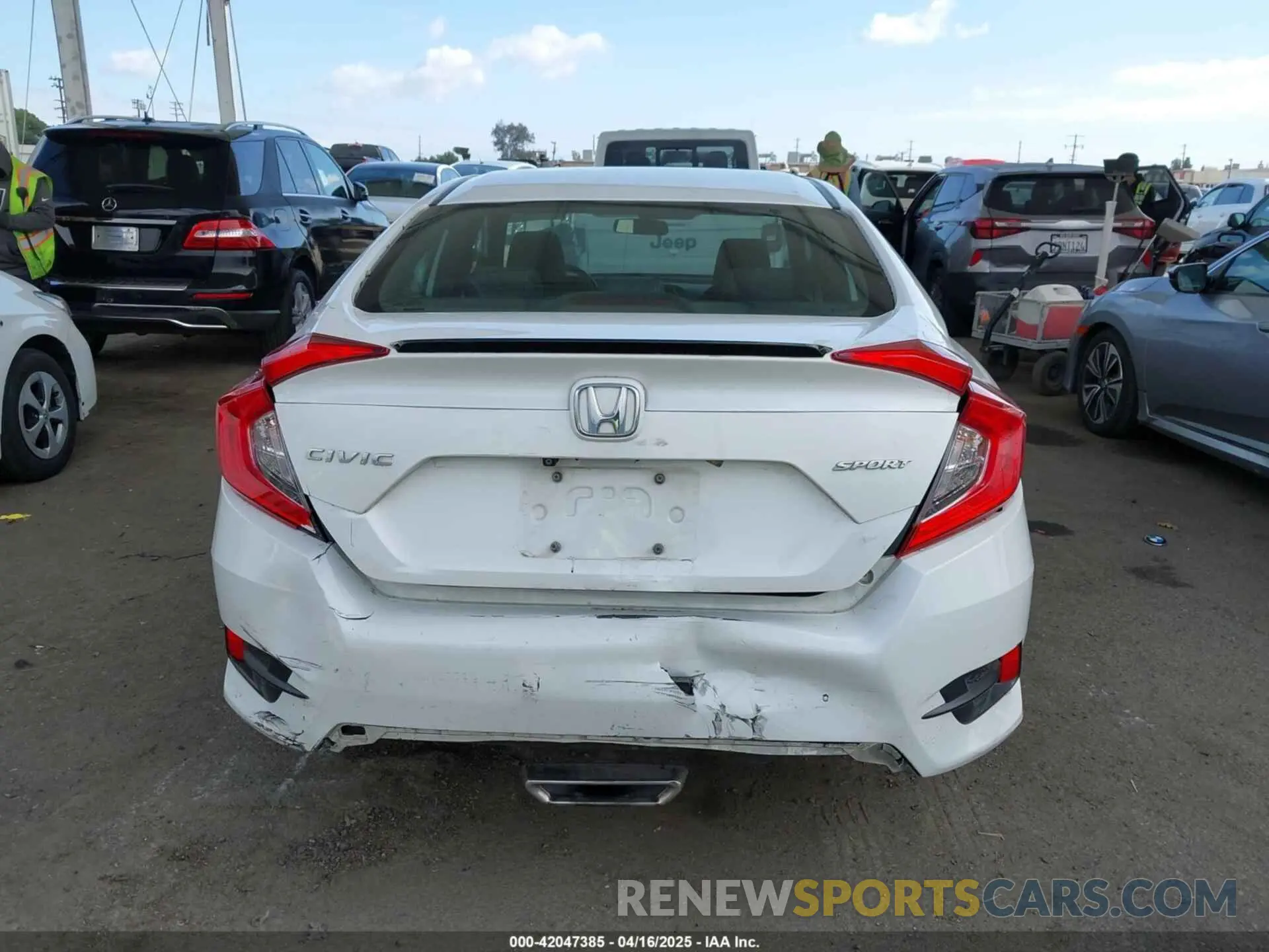 16 Photograph of a damaged car 2HGFC2F85KH539451 HONDA CIVIC 2019