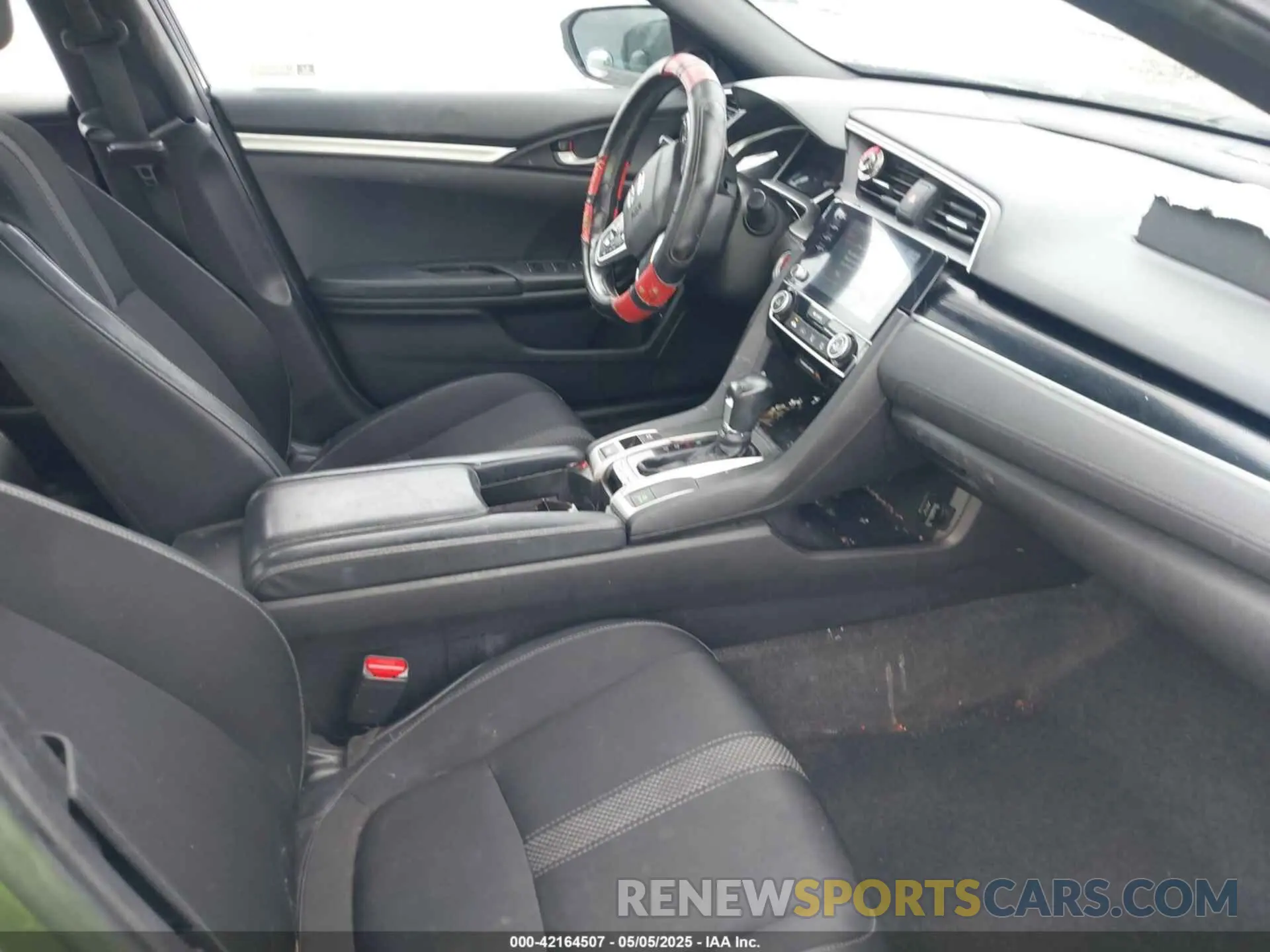 5 Photograph of a damaged car 2HGFC2F85KH547226 HONDA CIVIC 2019