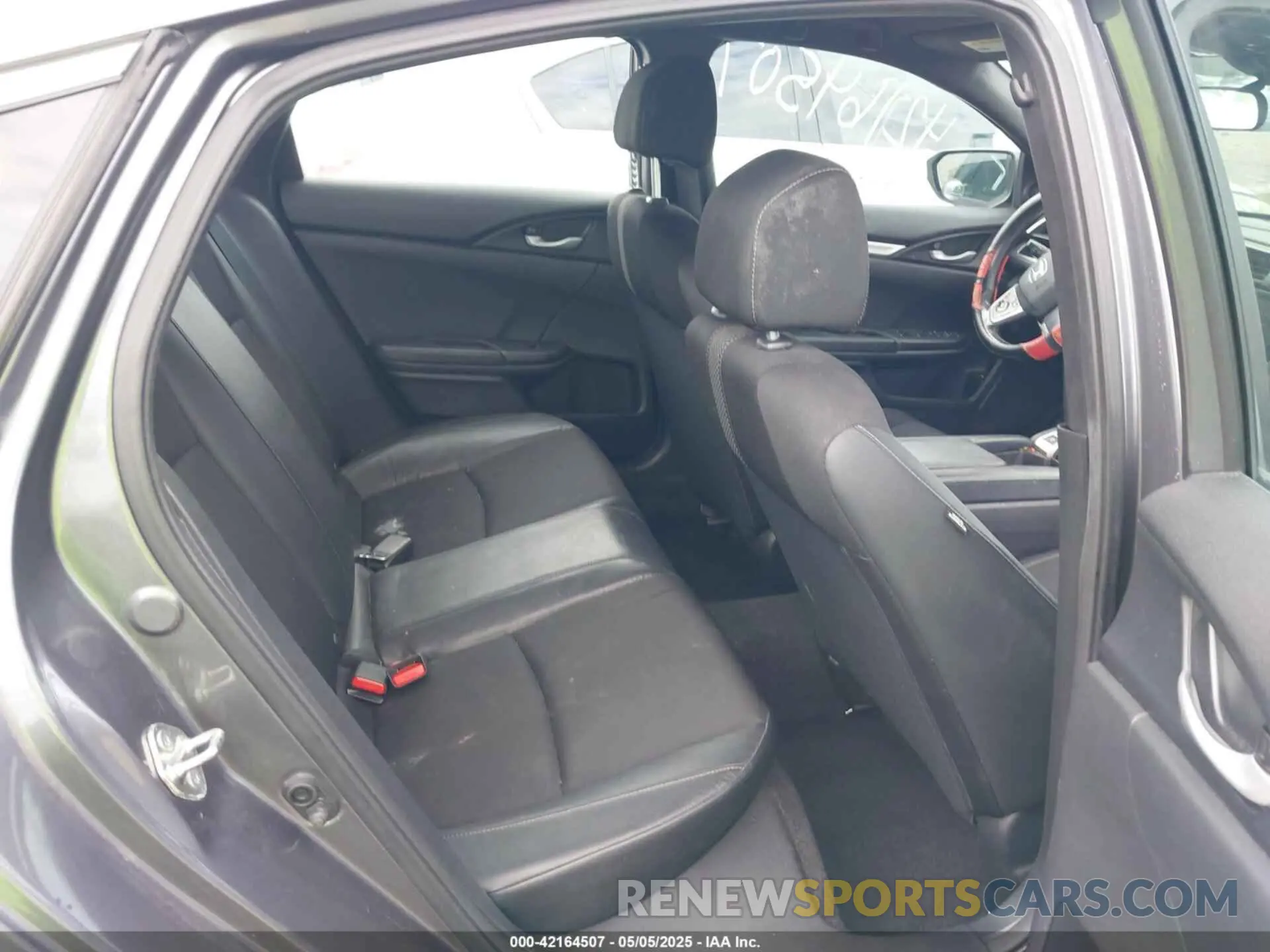 8 Photograph of a damaged car 2HGFC2F85KH547226 HONDA CIVIC 2019