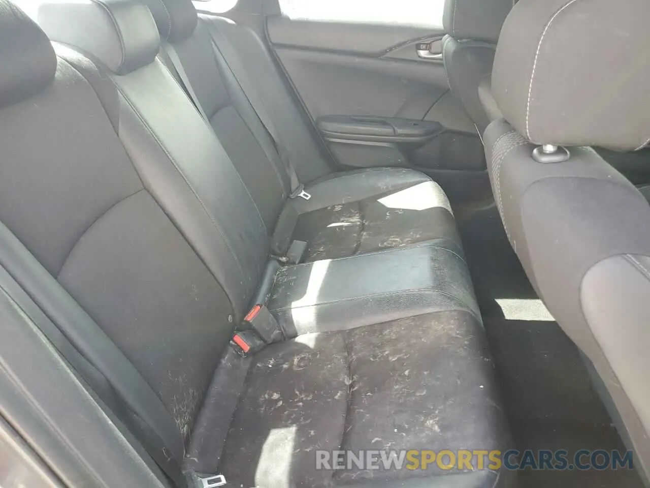 10 Photograph of a damaged car 2HGFC2F85KH560509 HONDA CIVIC 2019