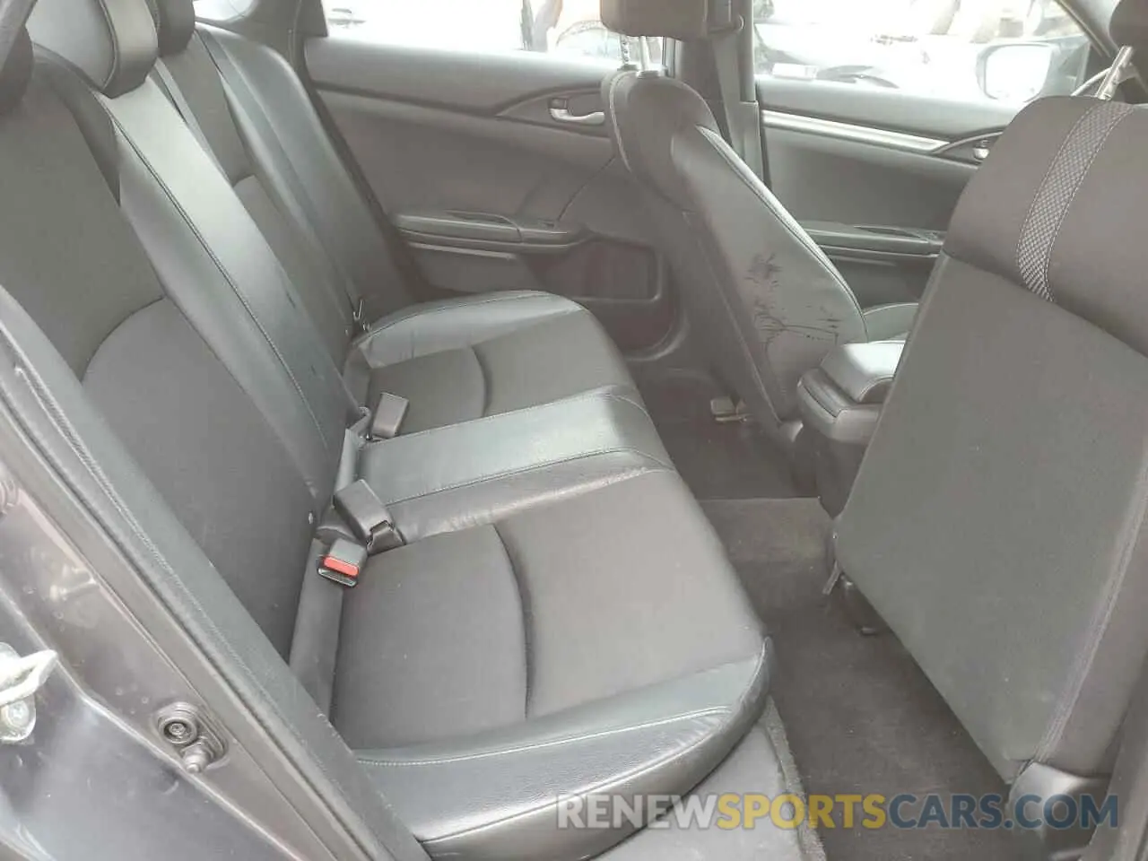 10 Photograph of a damaged car 2HGFC2F85KH581389 HONDA CIVIC 2019