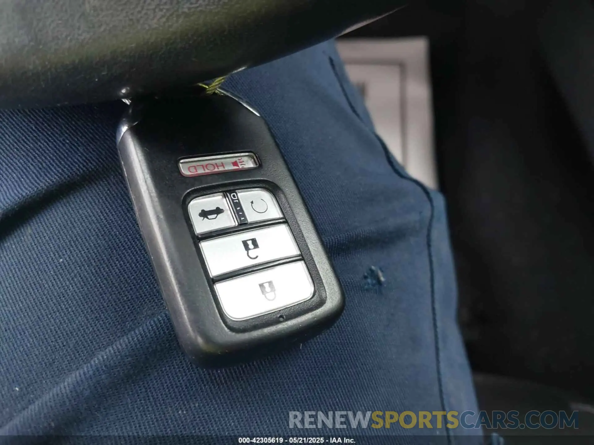 11 Photograph of a damaged car 2HGFC2F86KH517880 HONDA CIVIC 2019