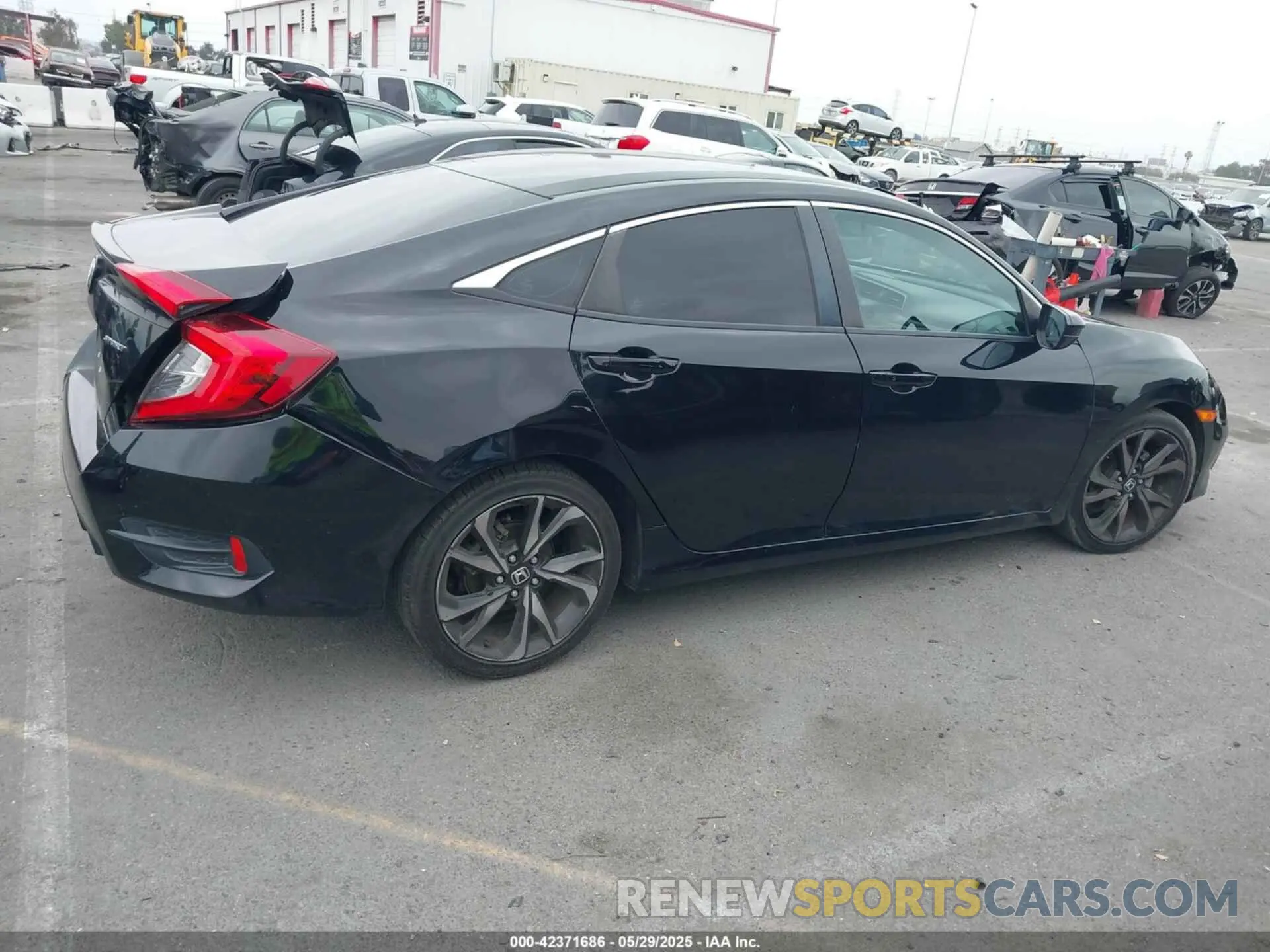 13 Photograph of a damaged car 2HGFC2F86KH551835 HONDA CIVIC 2019