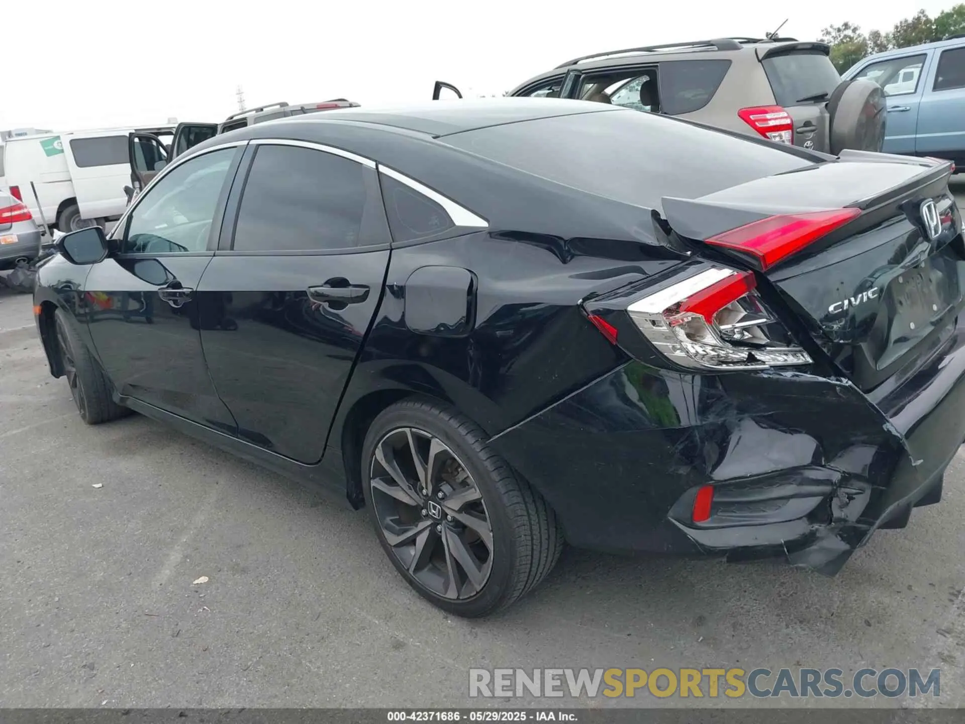 3 Photograph of a damaged car 2HGFC2F86KH551835 HONDA CIVIC 2019