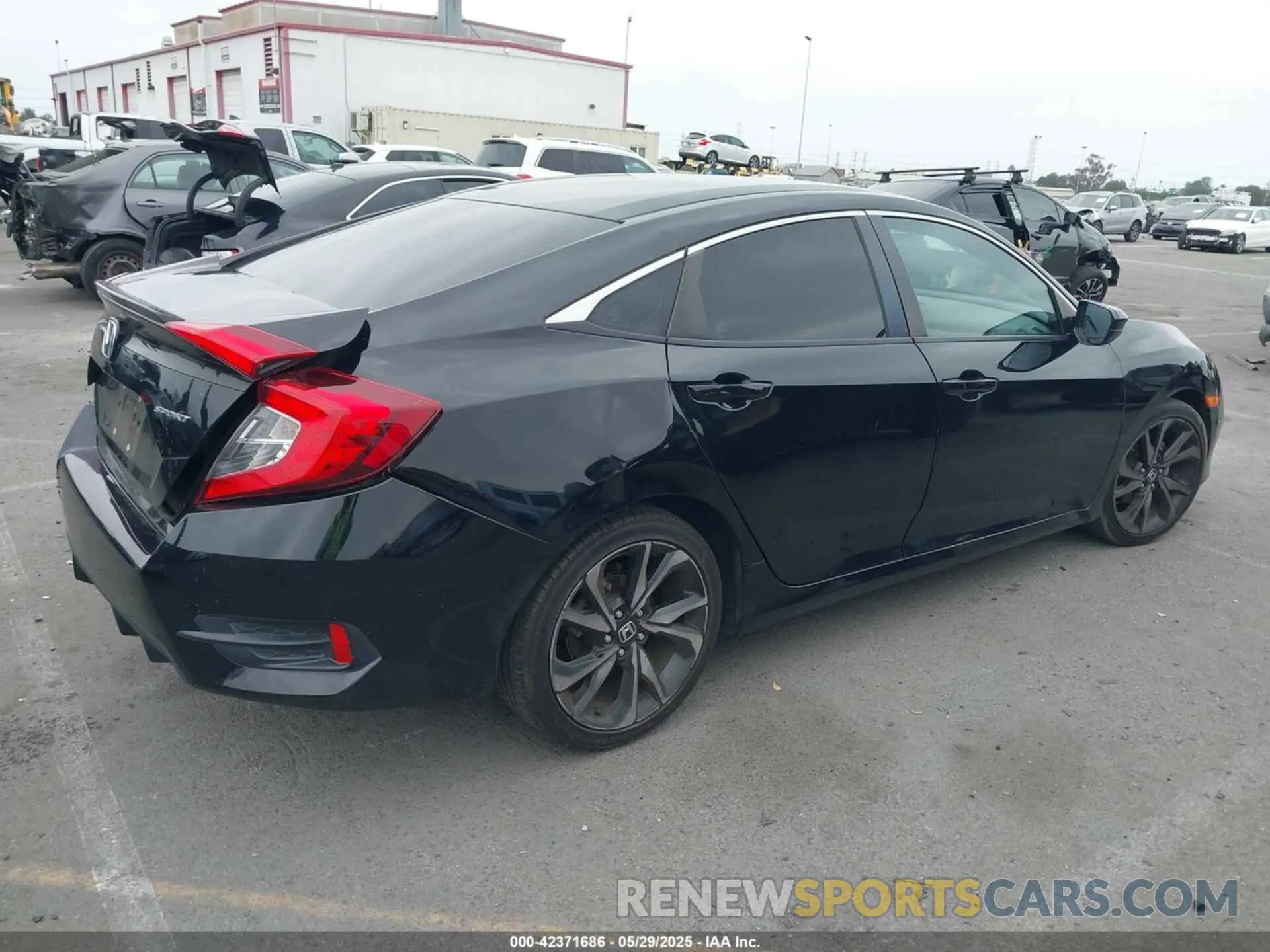 4 Photograph of a damaged car 2HGFC2F86KH551835 HONDA CIVIC 2019