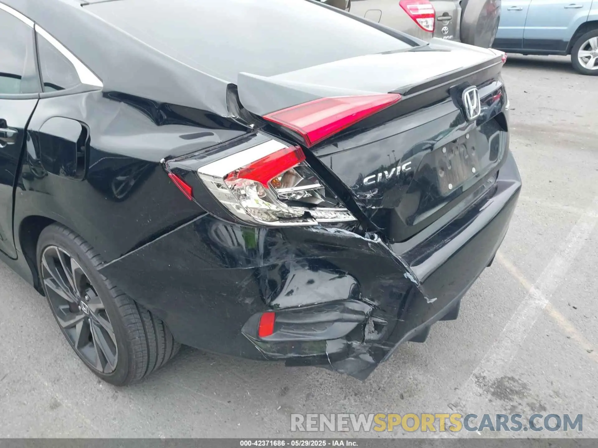 6 Photograph of a damaged car 2HGFC2F86KH551835 HONDA CIVIC 2019