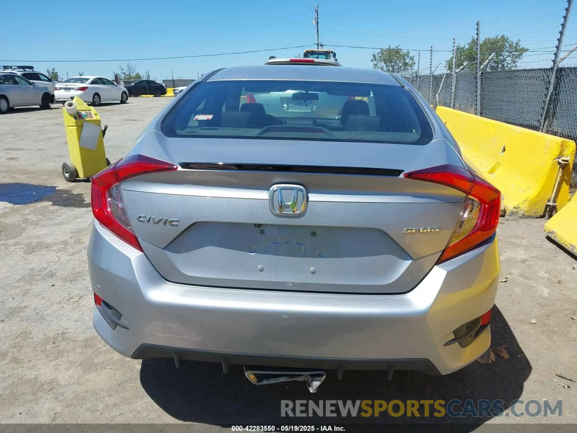 17 Photograph of a damaged car 2HGFC2F86KH605828 HONDA CIVIC 2019