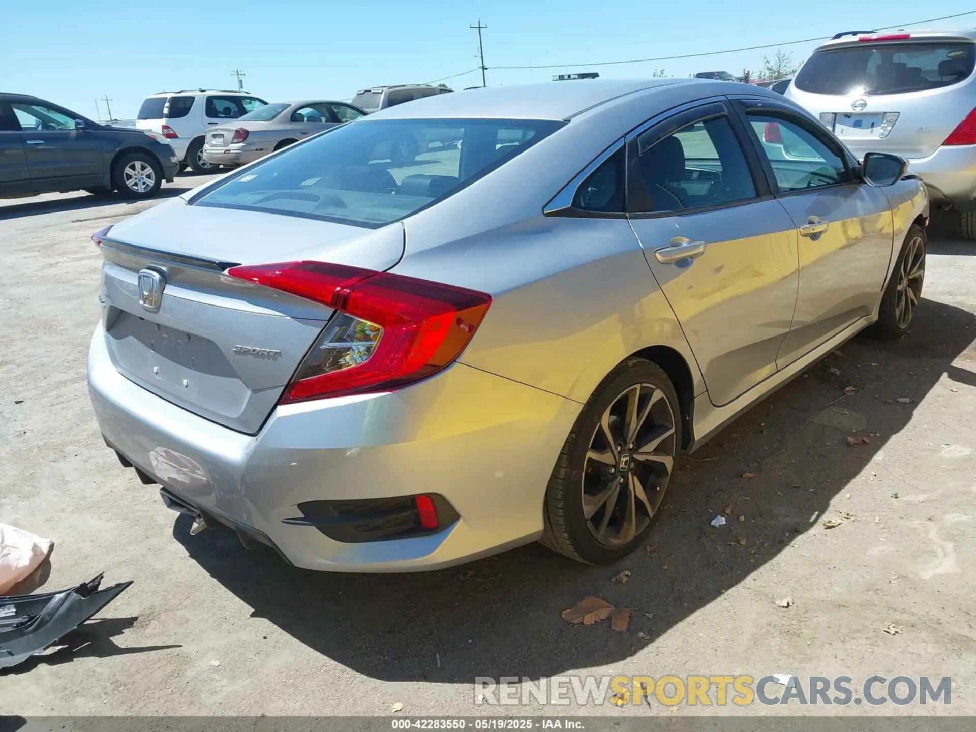 4 Photograph of a damaged car 2HGFC2F86KH605828 HONDA CIVIC 2019