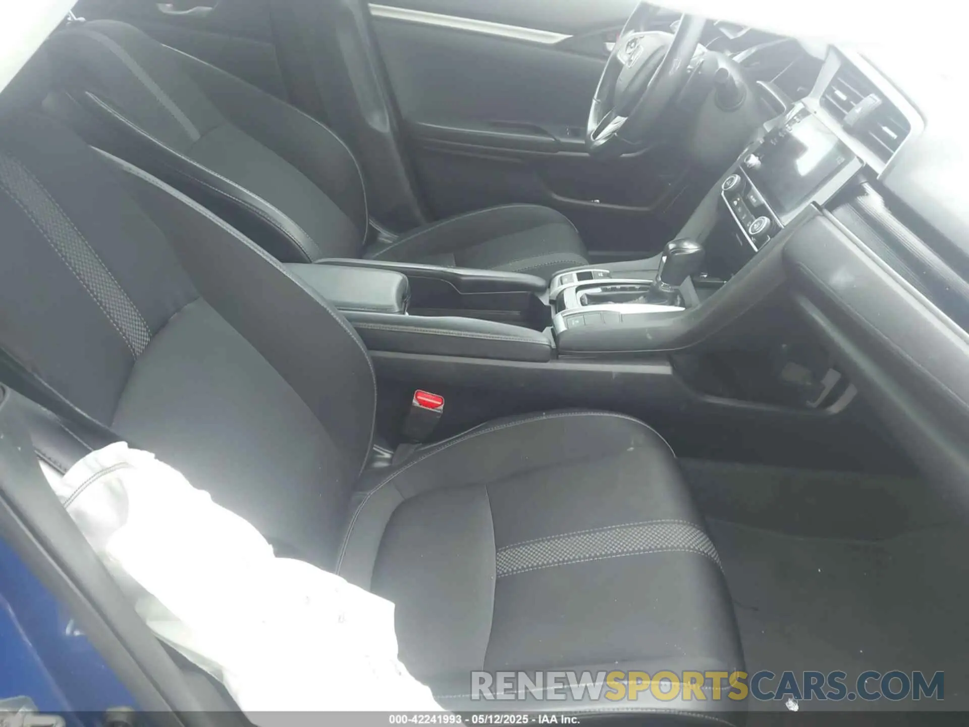 5 Photograph of a damaged car 2HGFC2F87KH562570 HONDA CIVIC 2019