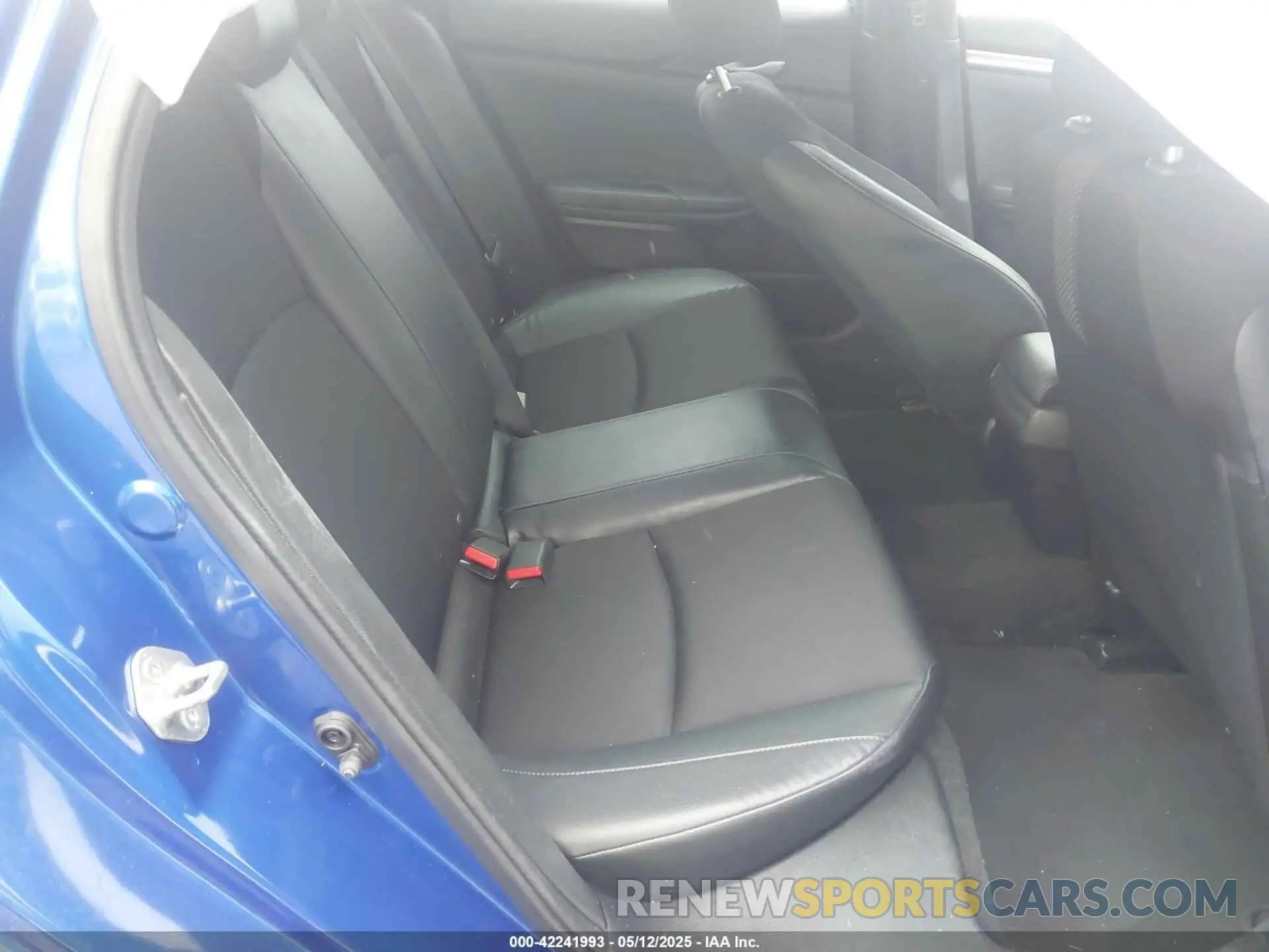 8 Photograph of a damaged car 2HGFC2F87KH562570 HONDA CIVIC 2019