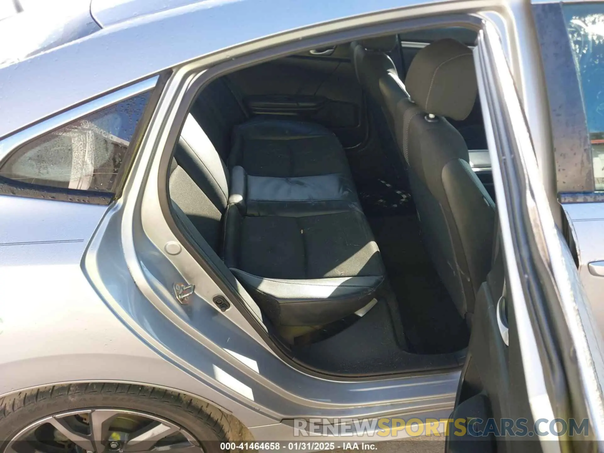 8 Photograph of a damaged car 2HGFC2F87KH568692 HONDA CIVIC 2019