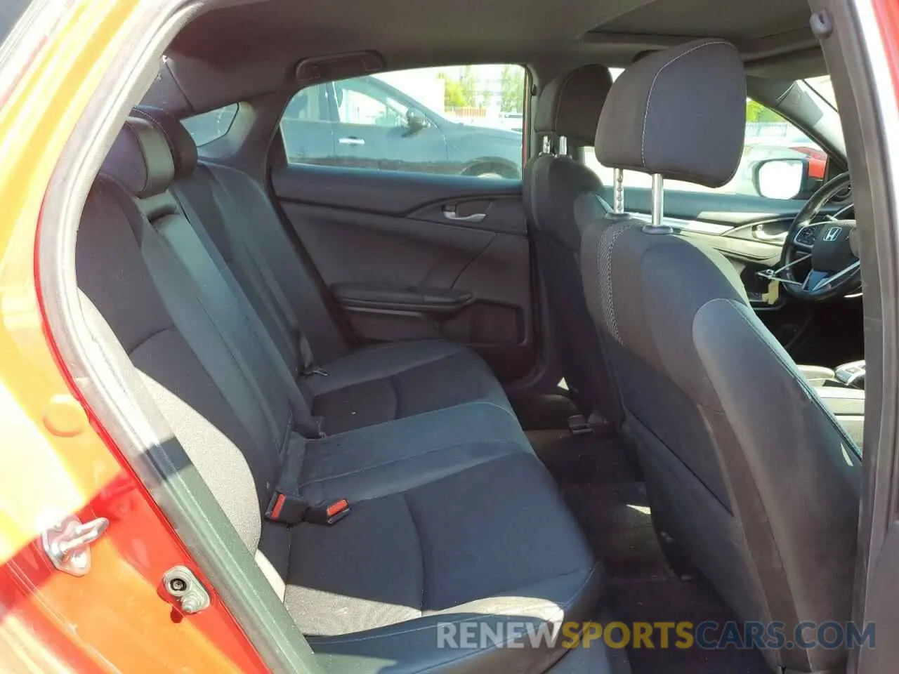 10 Photograph of a damaged car 2HGFC2F88KH022905 HONDA CIVIC 2019