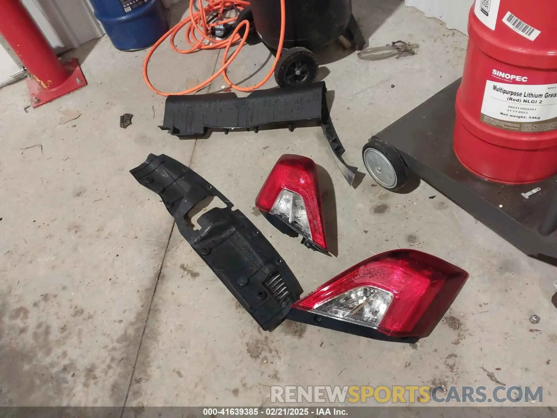 12 Photograph of a damaged car 2HGFC2F88KH517881 HONDA CIVIC 2019