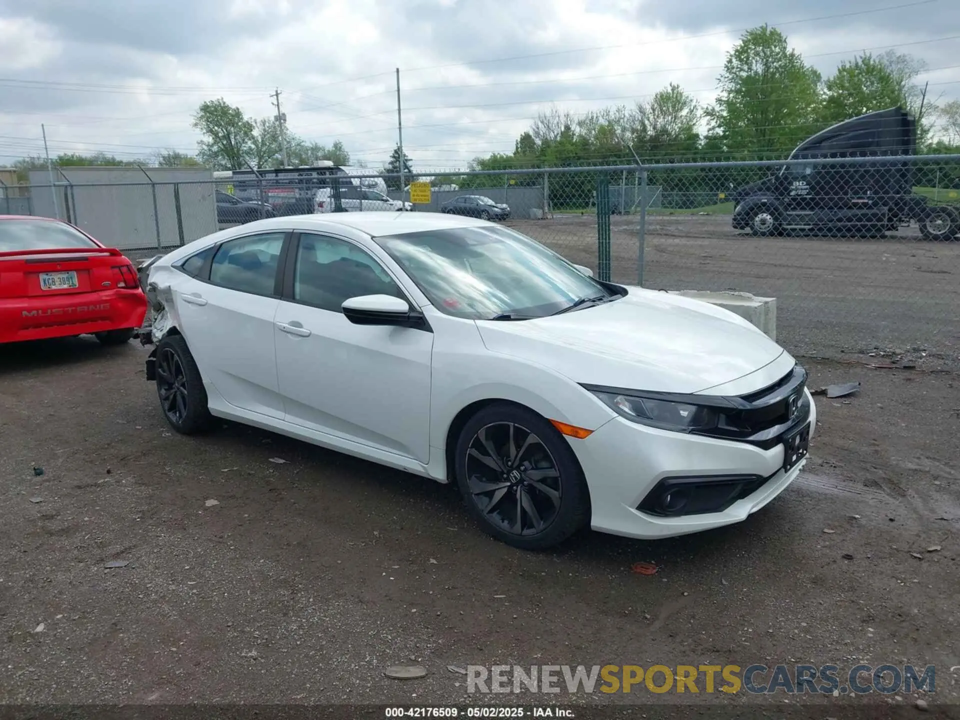 1 Photograph of a damaged car 2HGFC2F88KH529643 HONDA CIVIC 2019