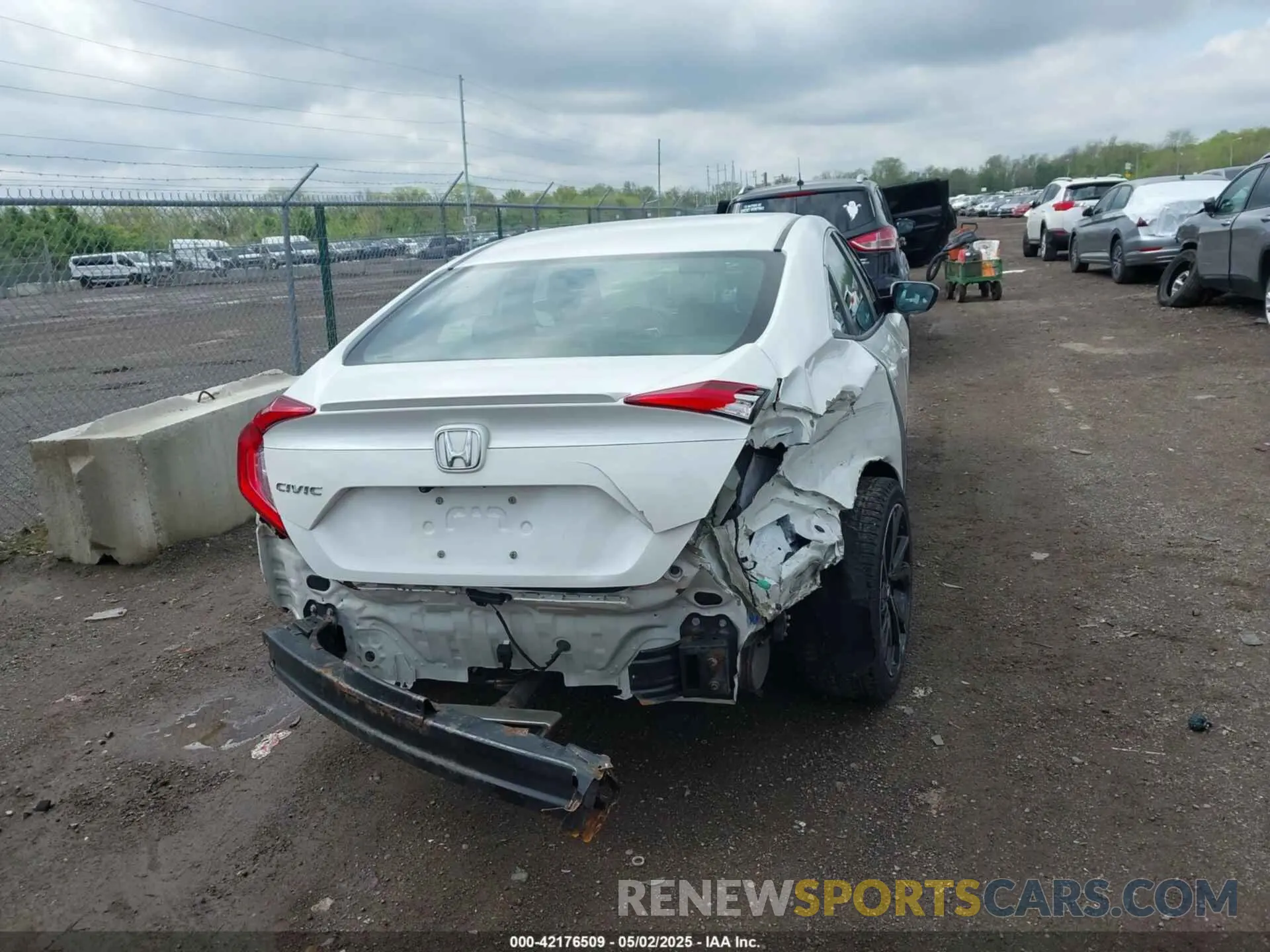 16 Photograph of a damaged car 2HGFC2F88KH529643 HONDA CIVIC 2019