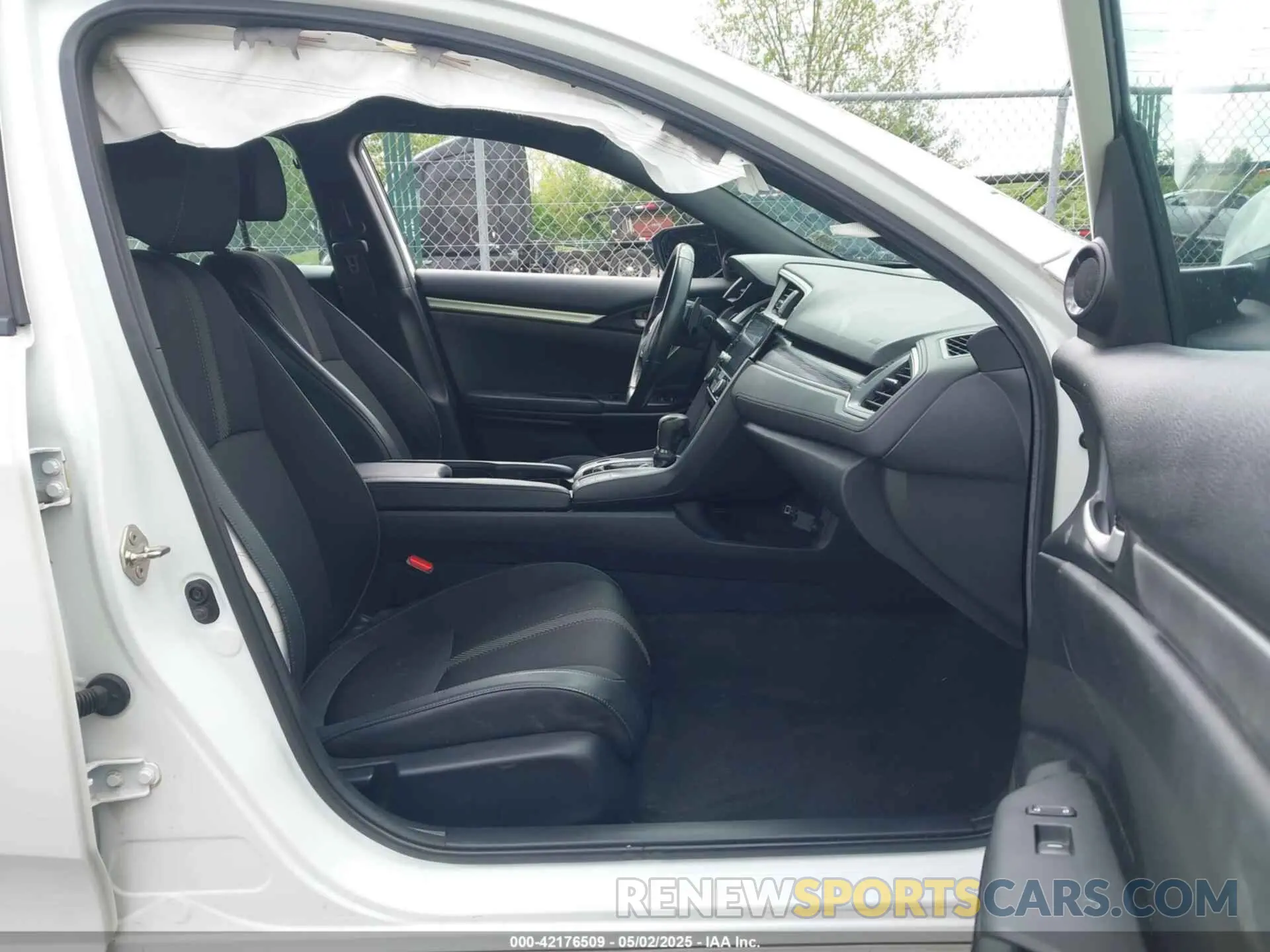 5 Photograph of a damaged car 2HGFC2F88KH529643 HONDA CIVIC 2019