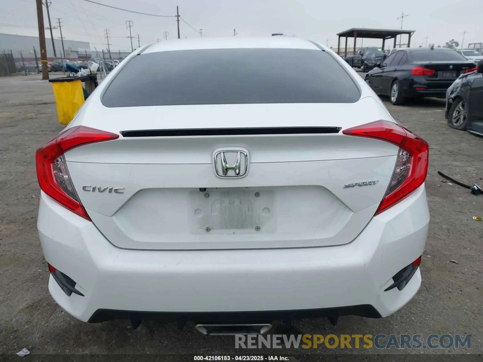 17 Photograph of a damaged car 2HGFC2F88KH533501 HONDA CIVIC 2019