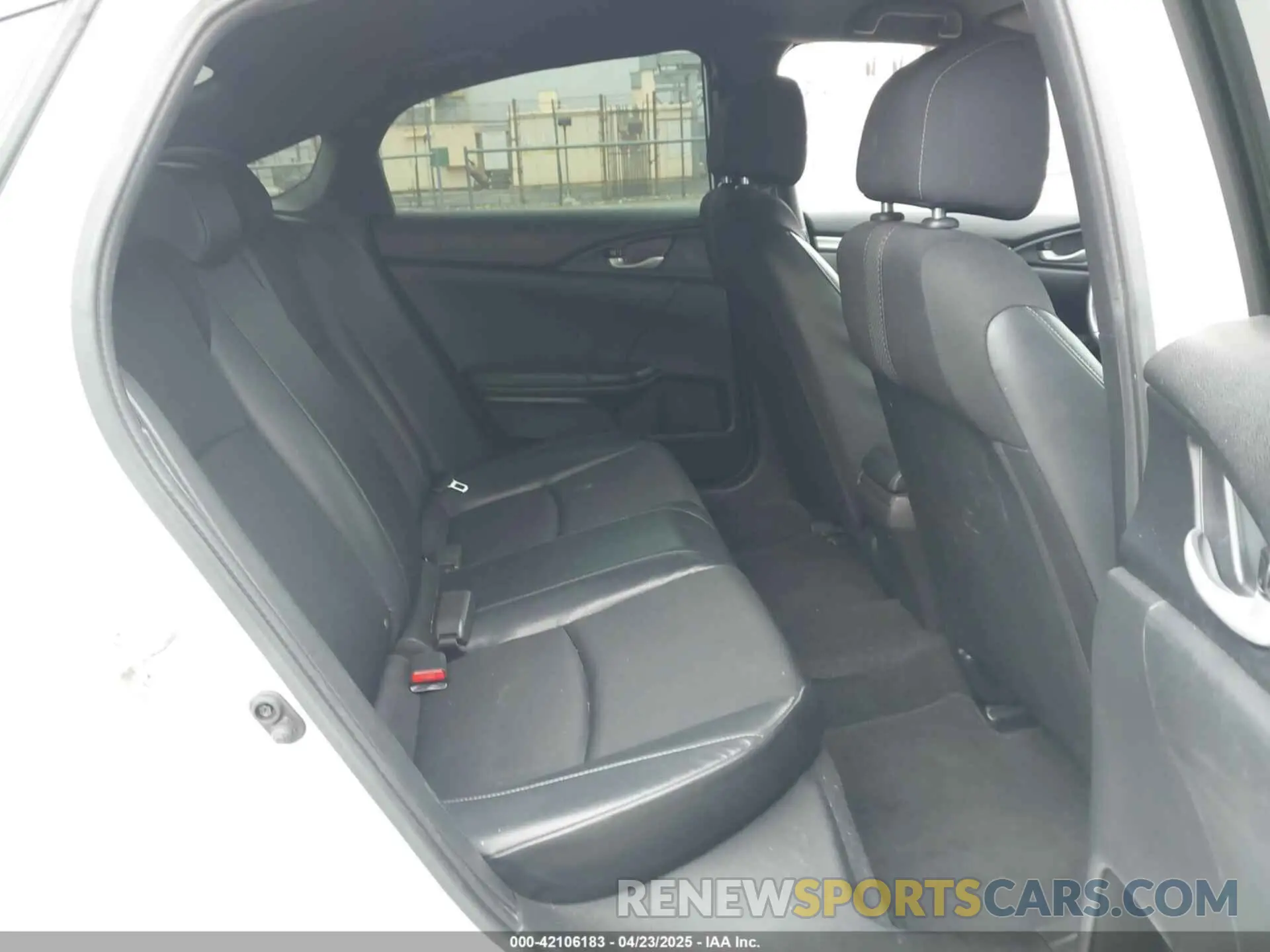 8 Photograph of a damaged car 2HGFC2F88KH533501 HONDA CIVIC 2019