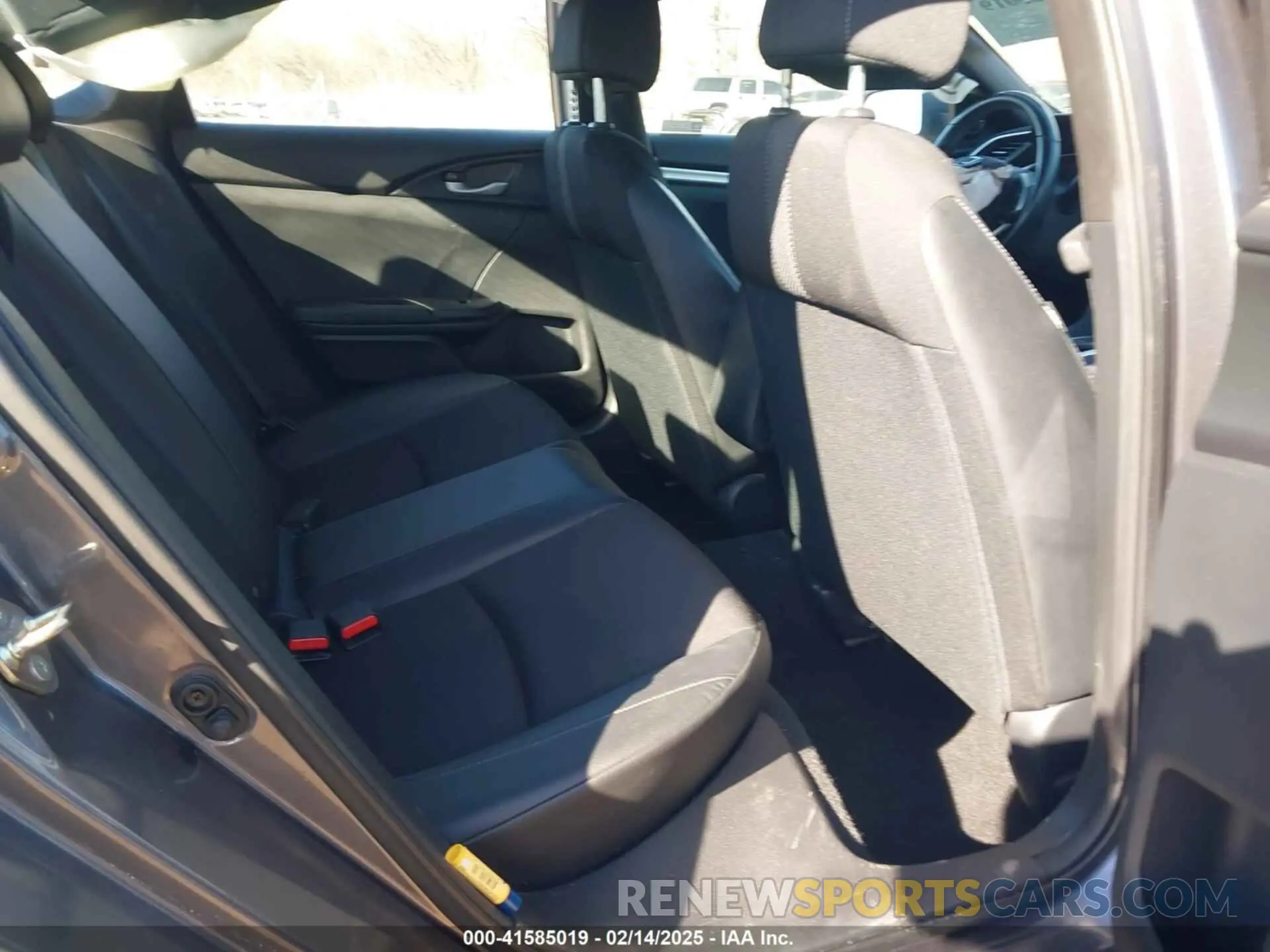 8 Photograph of a damaged car 2HGFC2F88KH556681 HONDA CIVIC 2019