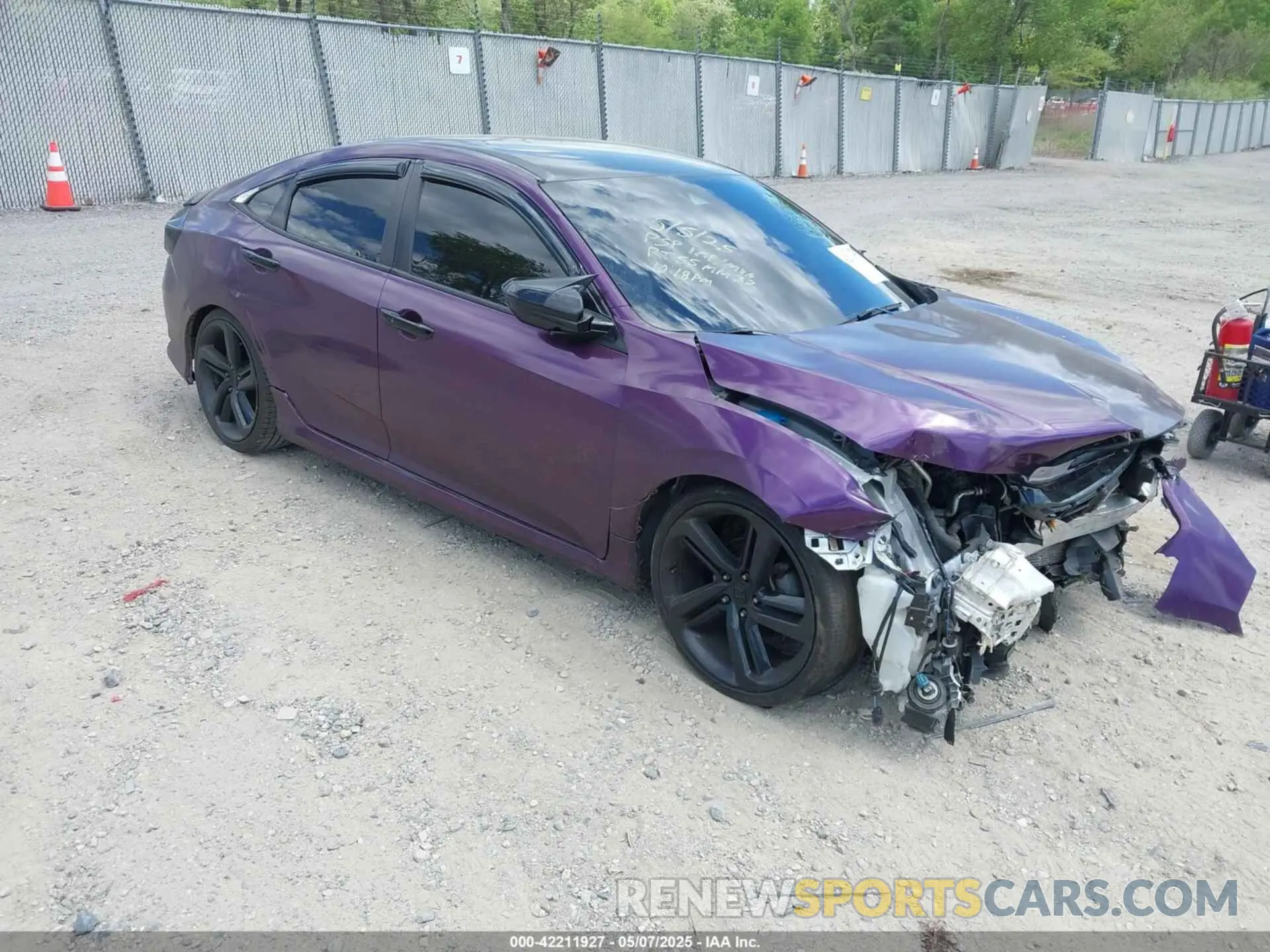 1 Photograph of a damaged car 2HGFC2F88KH583556 HONDA CIVIC 2019