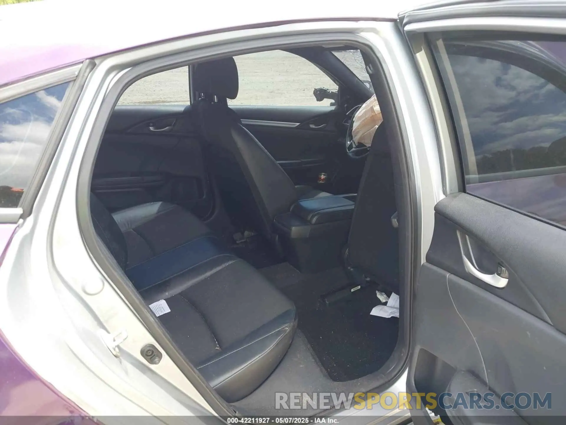8 Photograph of a damaged car 2HGFC2F88KH583556 HONDA CIVIC 2019