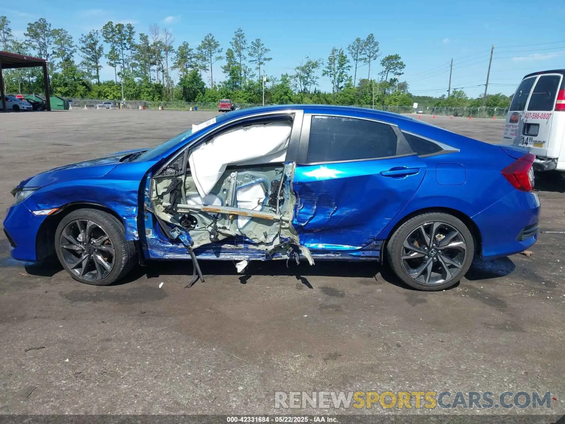 15 Photograph of a damaged car 2HGFC2F88KH585971 HONDA CIVIC 2019