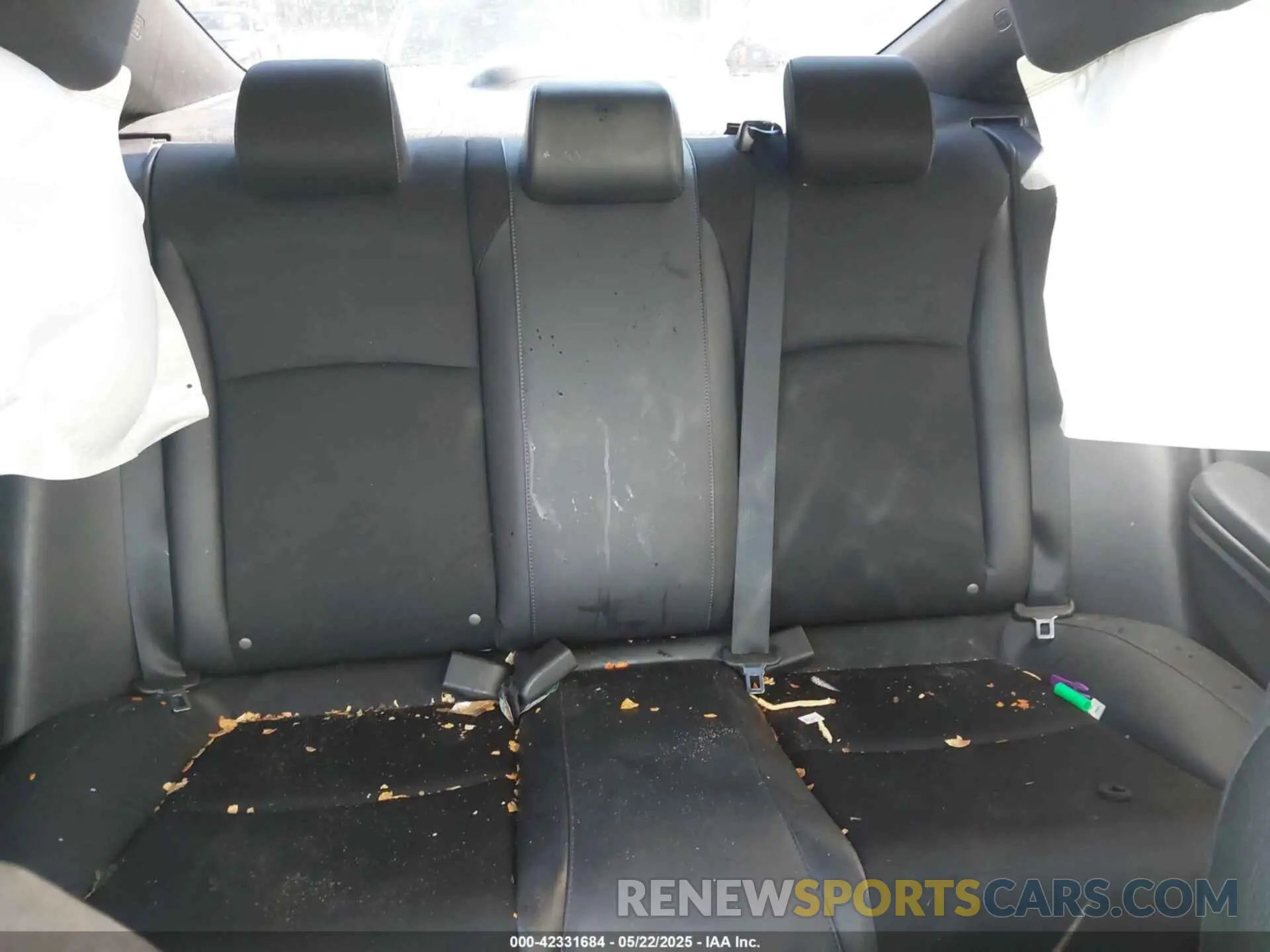 8 Photograph of a damaged car 2HGFC2F88KH585971 HONDA CIVIC 2019