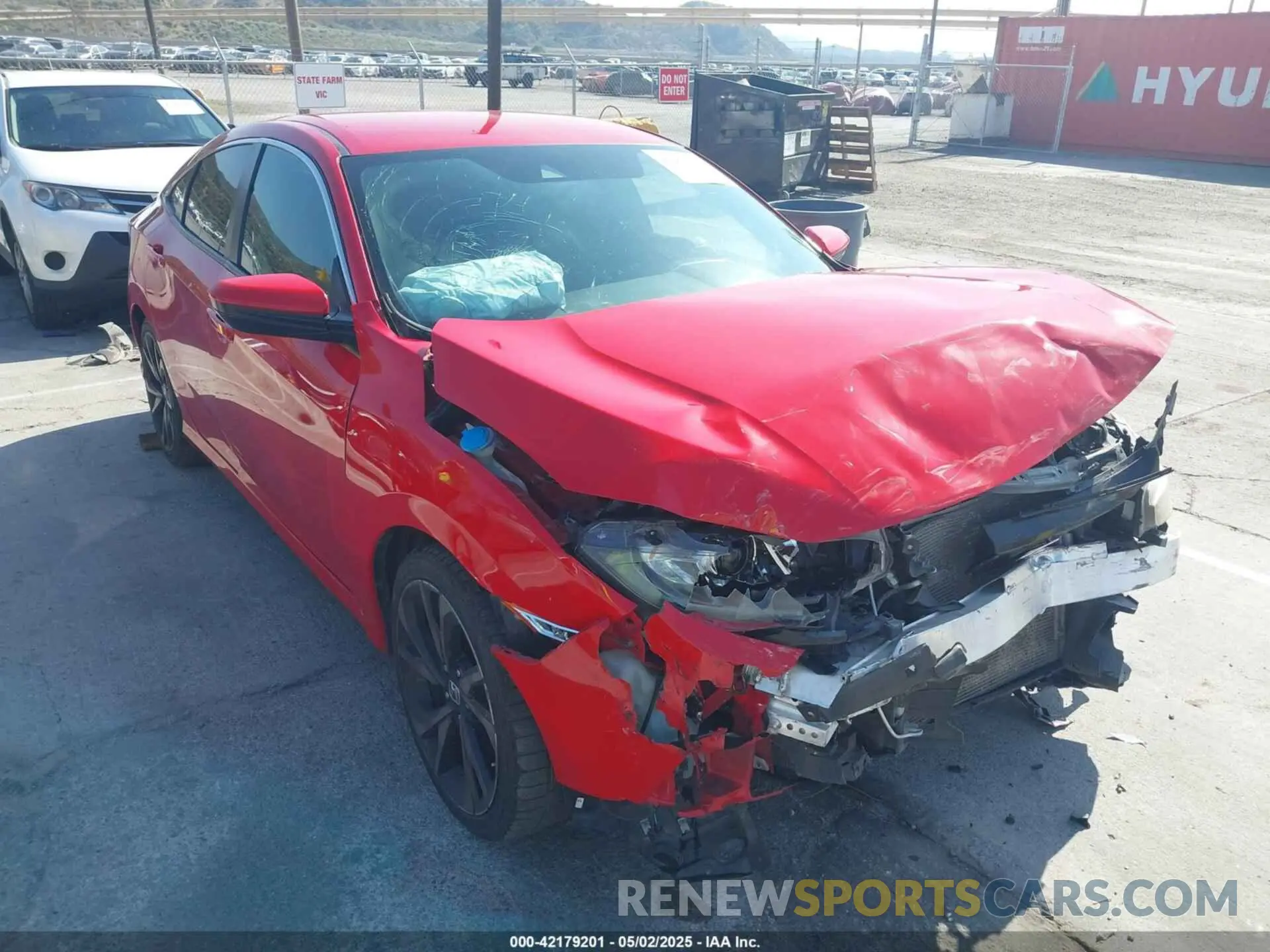 1 Photograph of a damaged car 2HGFC2F89KH525648 HONDA CIVIC 2019