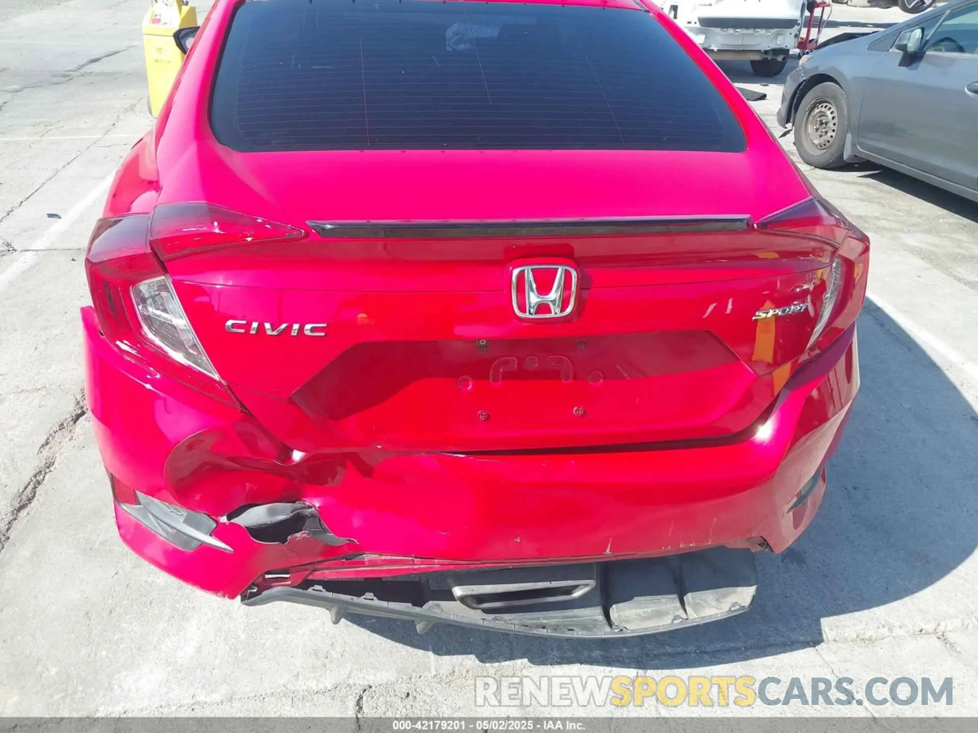 17 Photograph of a damaged car 2HGFC2F89KH525648 HONDA CIVIC 2019