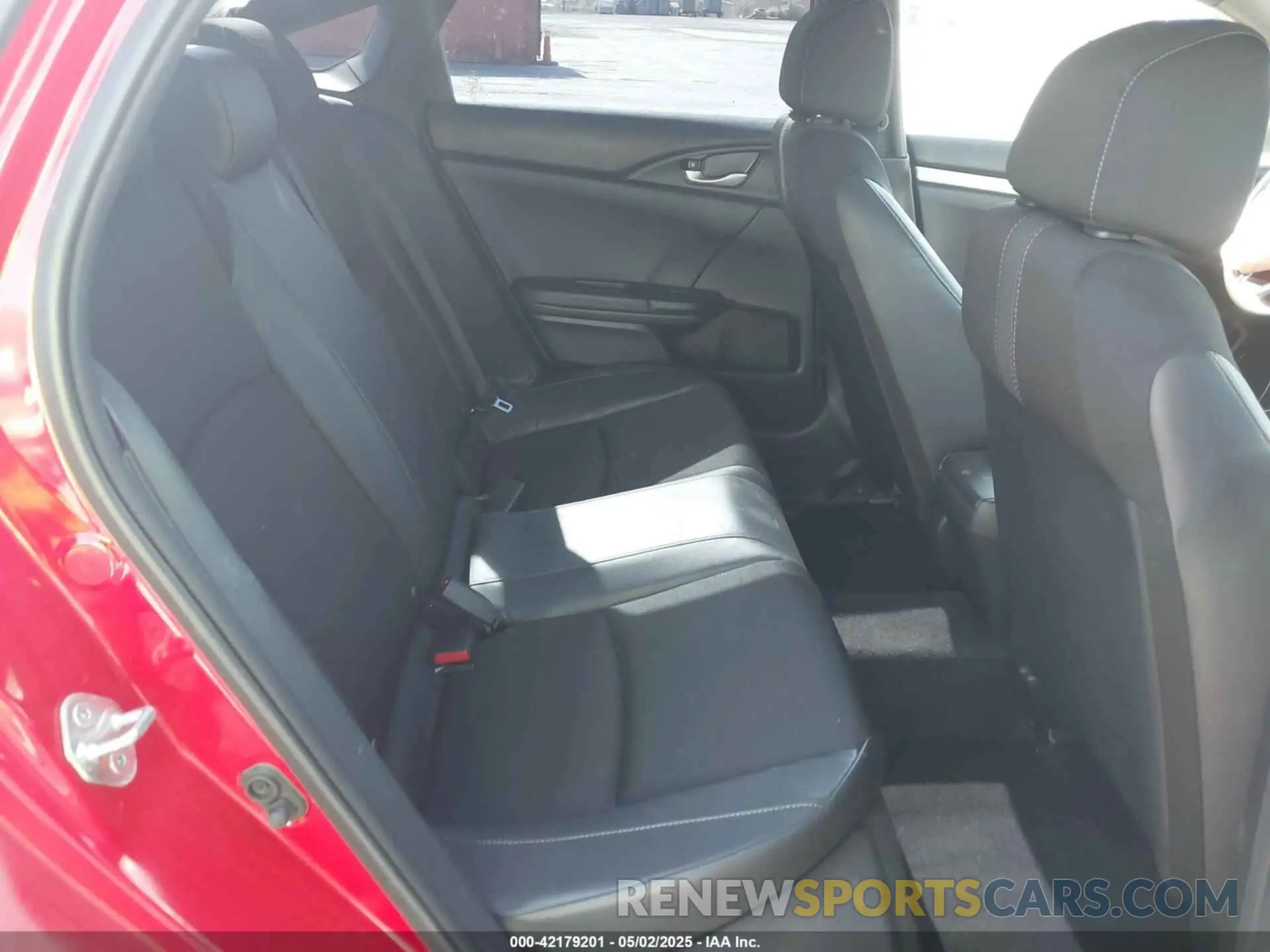 8 Photograph of a damaged car 2HGFC2F89KH525648 HONDA CIVIC 2019