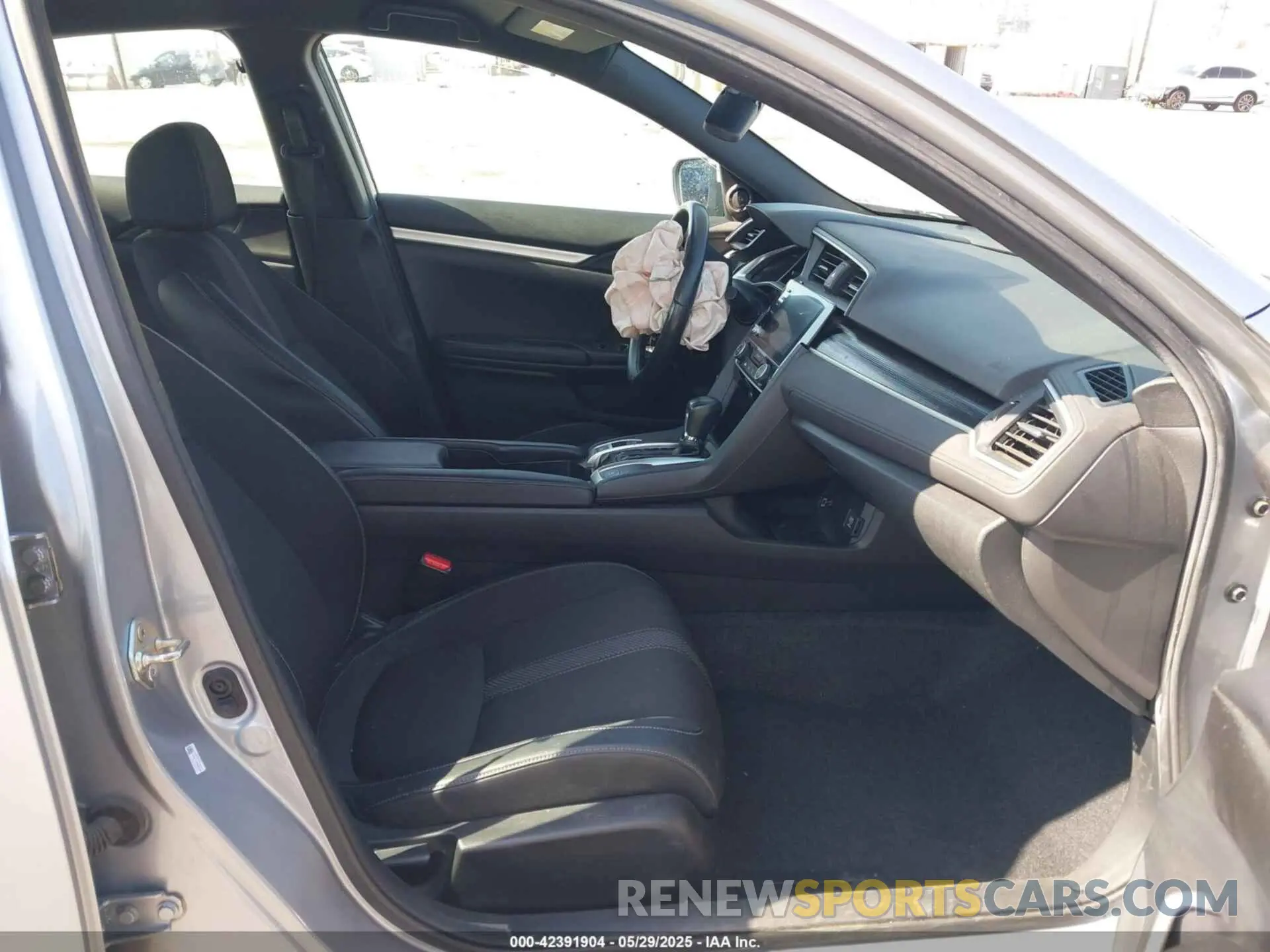 5 Photograph of a damaged car 2HGFC2F89KH531756 HONDA CIVIC 2019