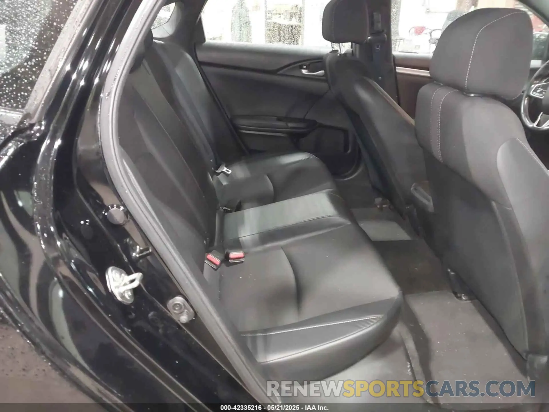 8 Photograph of a damaged car 2HGFC2F89KH557466 HONDA CIVIC 2019