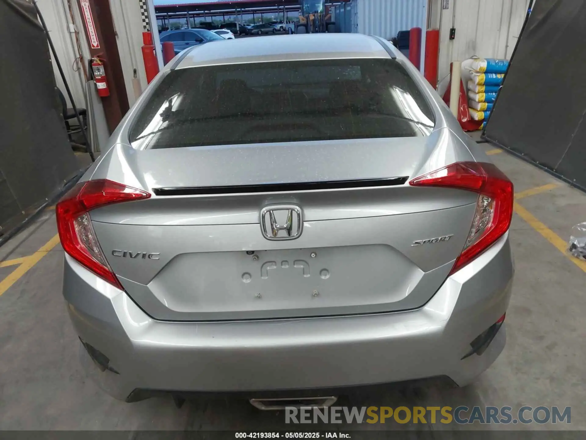 16 Photograph of a damaged car 2HGFC2F89KH587728 HONDA CIVIC 2019
