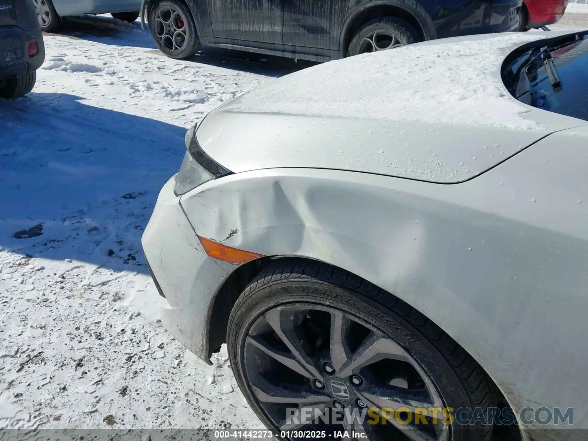 17 Photograph of a damaged car 2HGFC2F89KH601370 HONDA CIVIC 2019