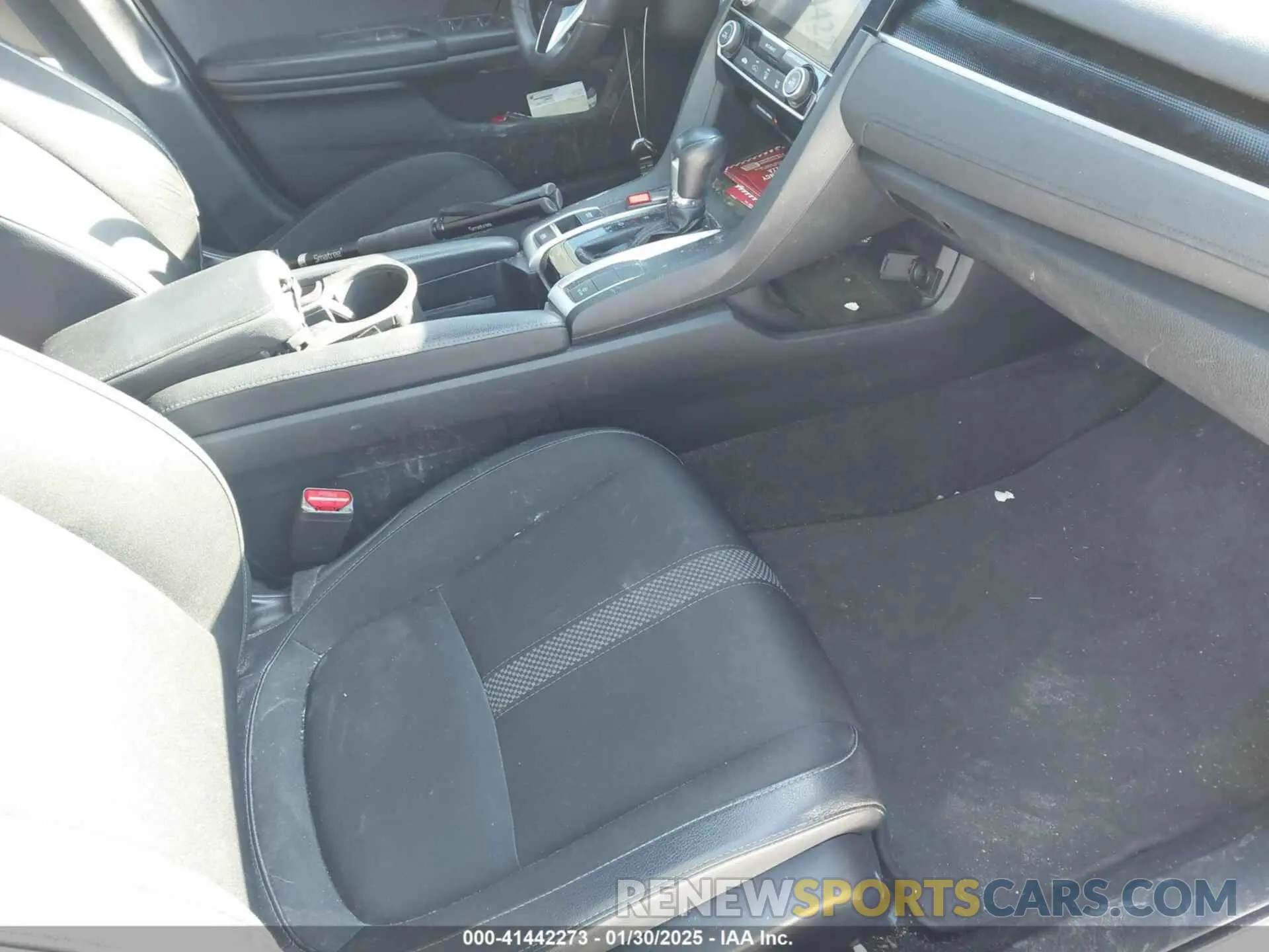 5 Photograph of a damaged car 2HGFC2F89KH601370 HONDA CIVIC 2019