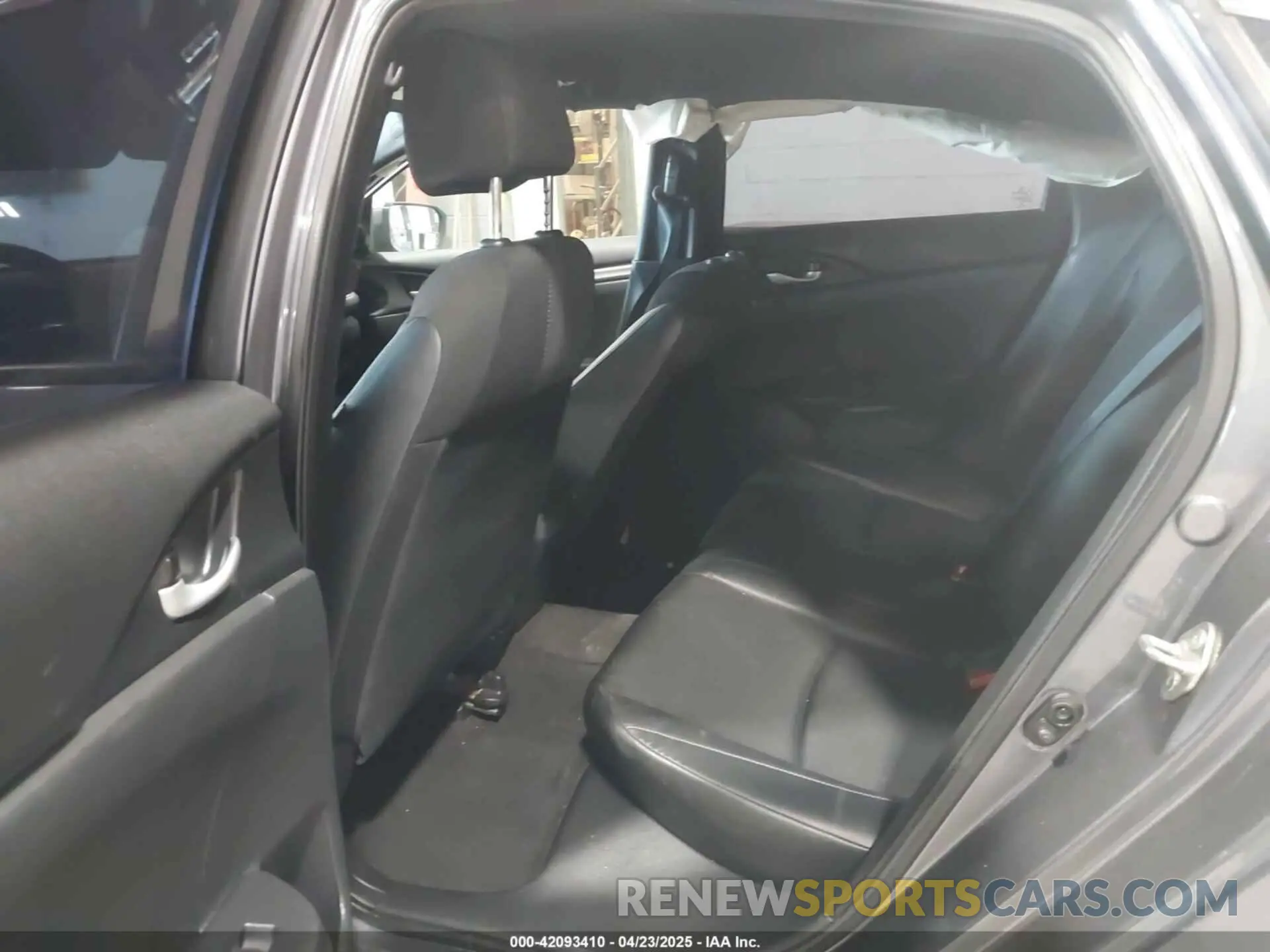 8 Photograph of a damaged car 2HGFC2F89KH601708 HONDA CIVIC 2019