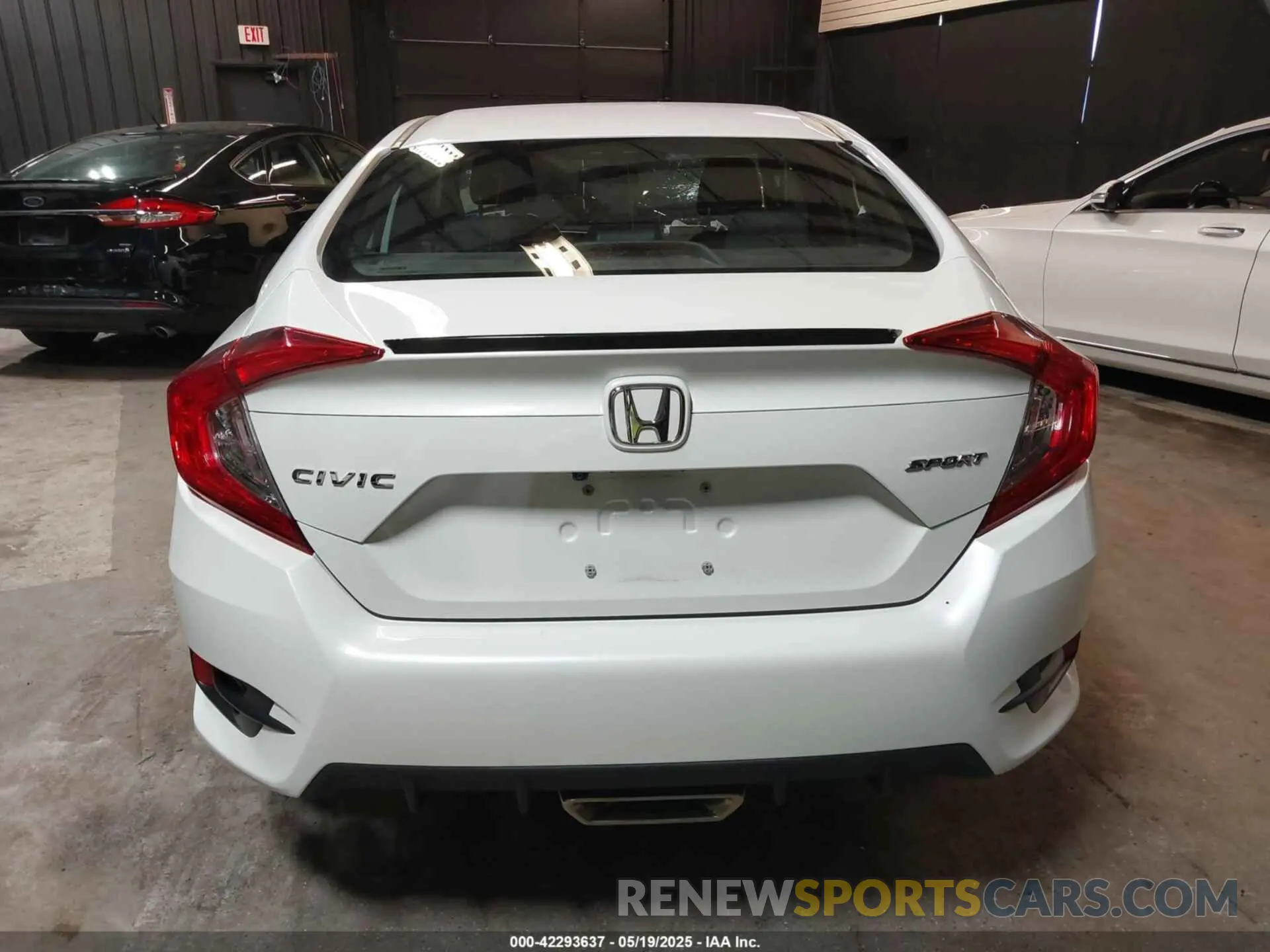 16 Photograph of a damaged car 2HGFC2F8XKH504968 HONDA CIVIC 2019