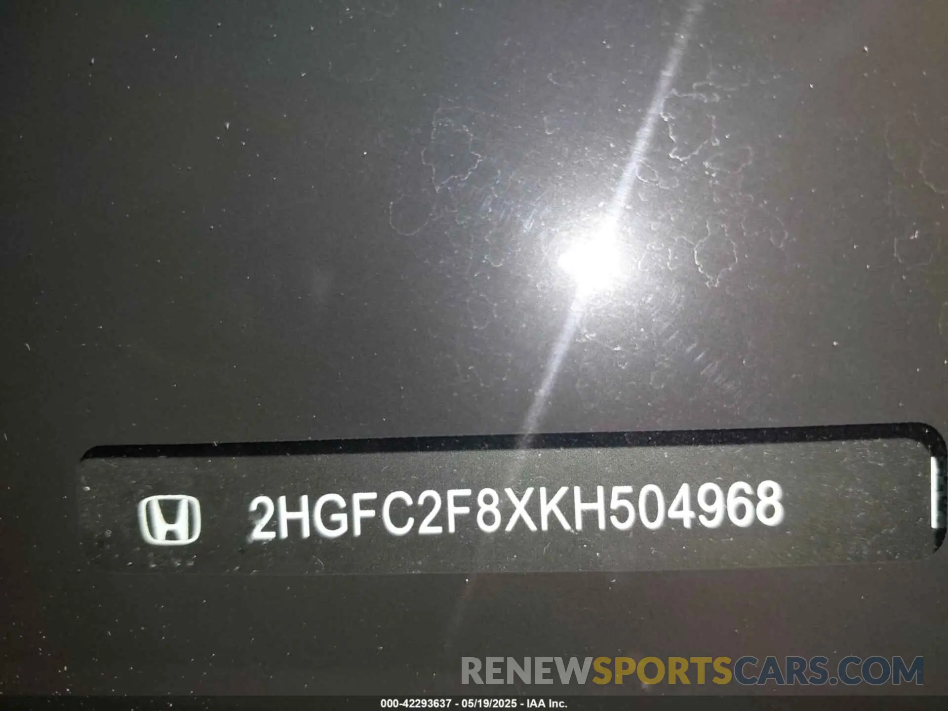 18 Photograph of a damaged car 2HGFC2F8XKH504968 HONDA CIVIC 2019