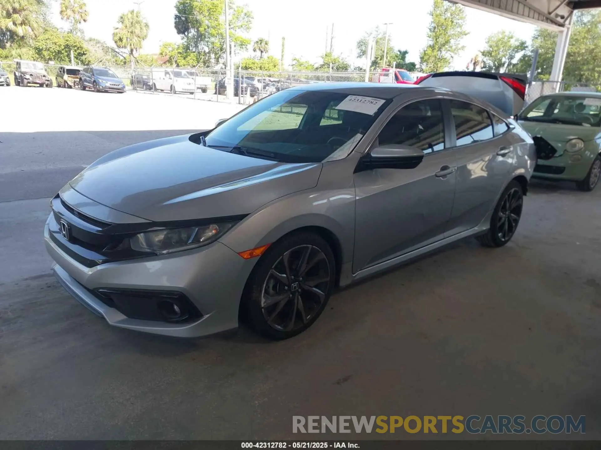 2 Photograph of a damaged car 2HGFC2F8XKH579802 HONDA CIVIC 2019
