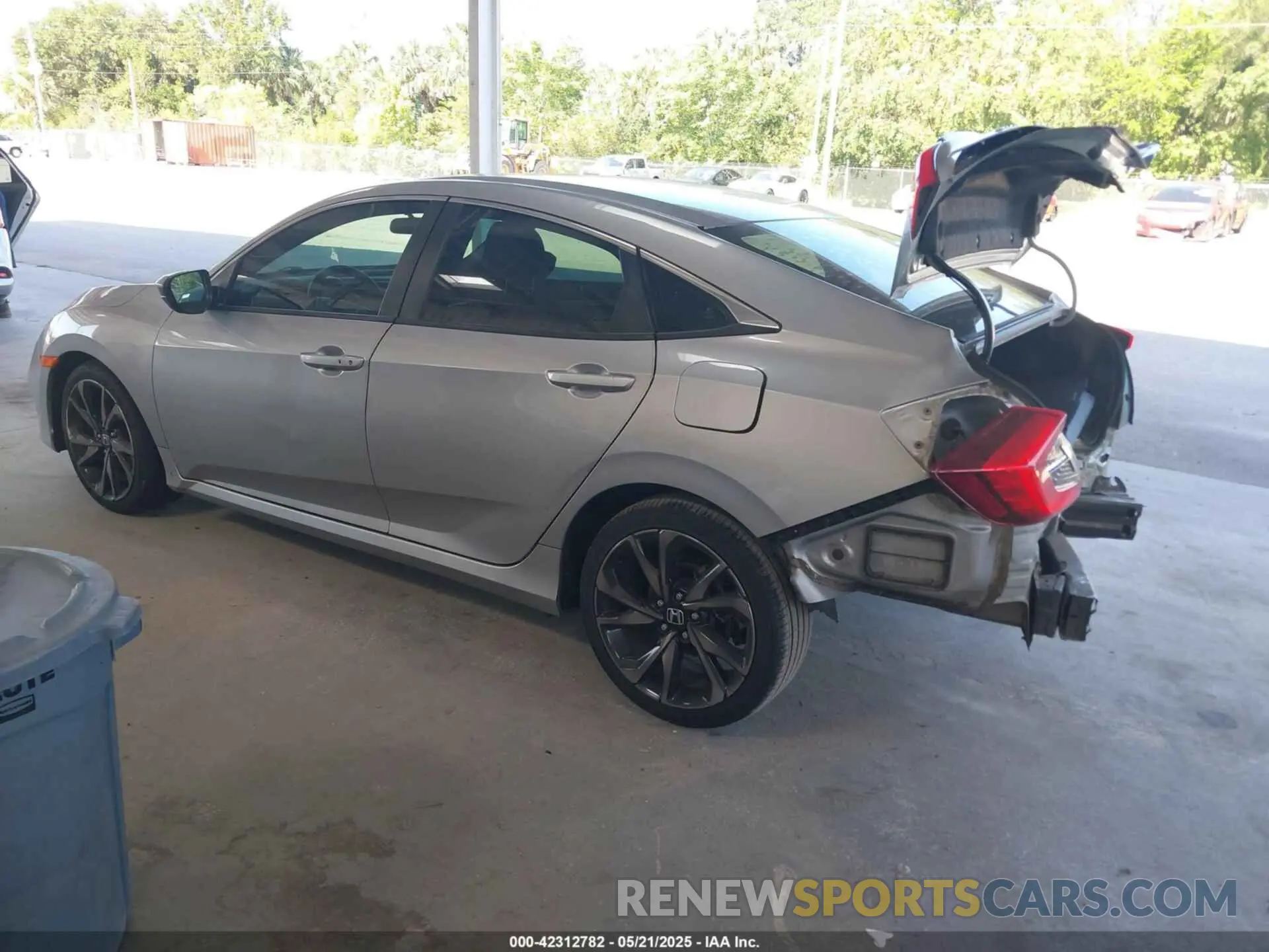 3 Photograph of a damaged car 2HGFC2F8XKH579802 HONDA CIVIC 2019