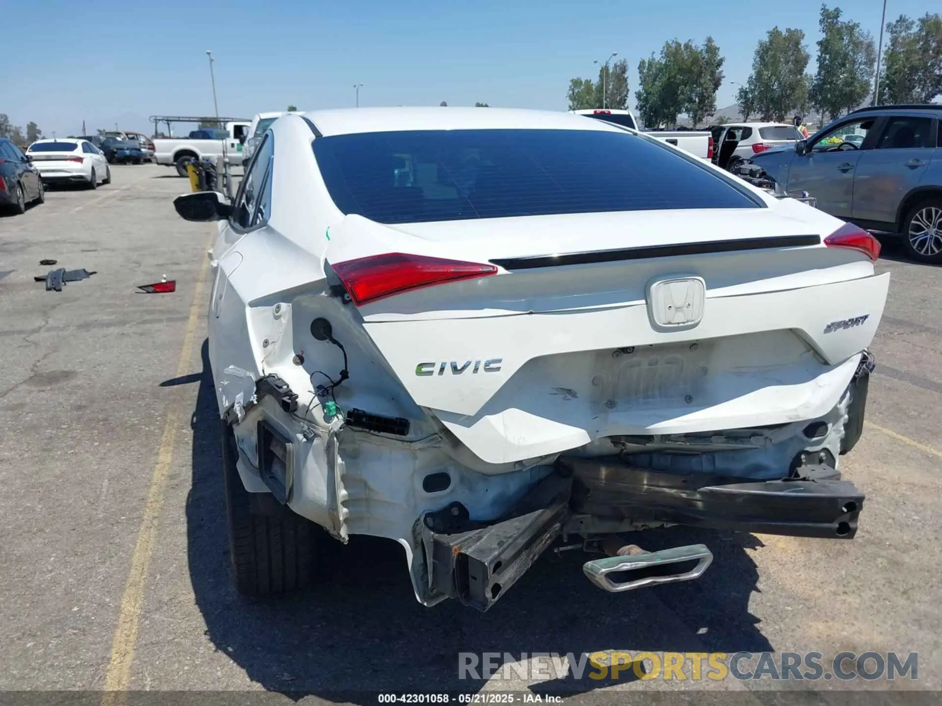 6 Photograph of a damaged car 2HGFC2F8XKH605556 HONDA CIVIC 2019