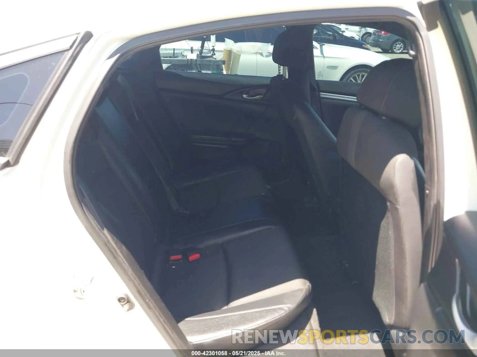 8 Photograph of a damaged car 2HGFC2F8XKH605556 HONDA CIVIC 2019