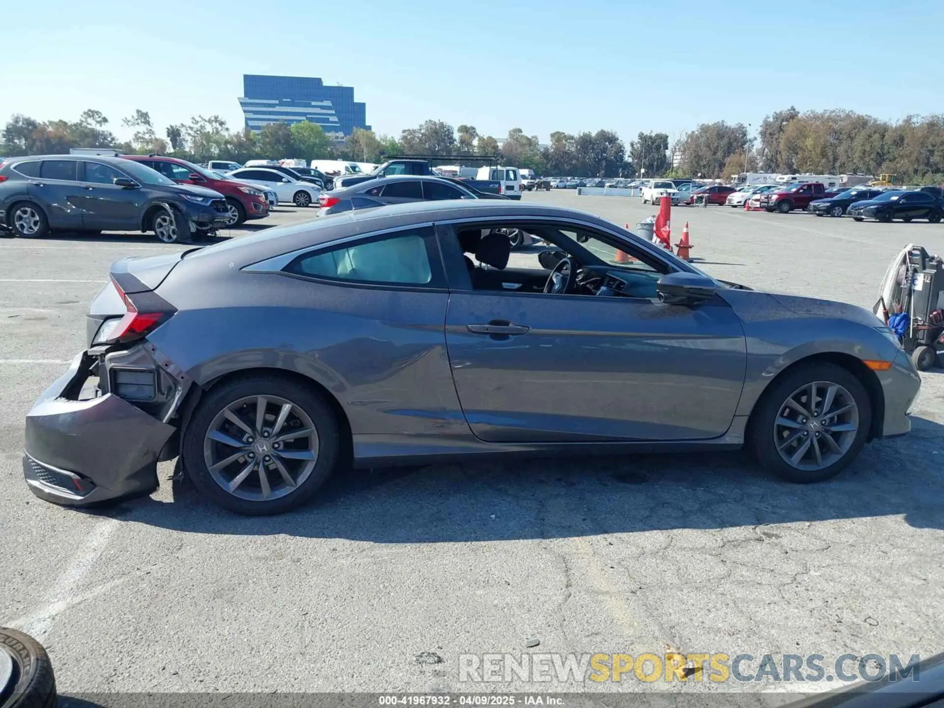 14 Photograph of a damaged car 2HGFC3B31KH353602 HONDA CIVIC 2019